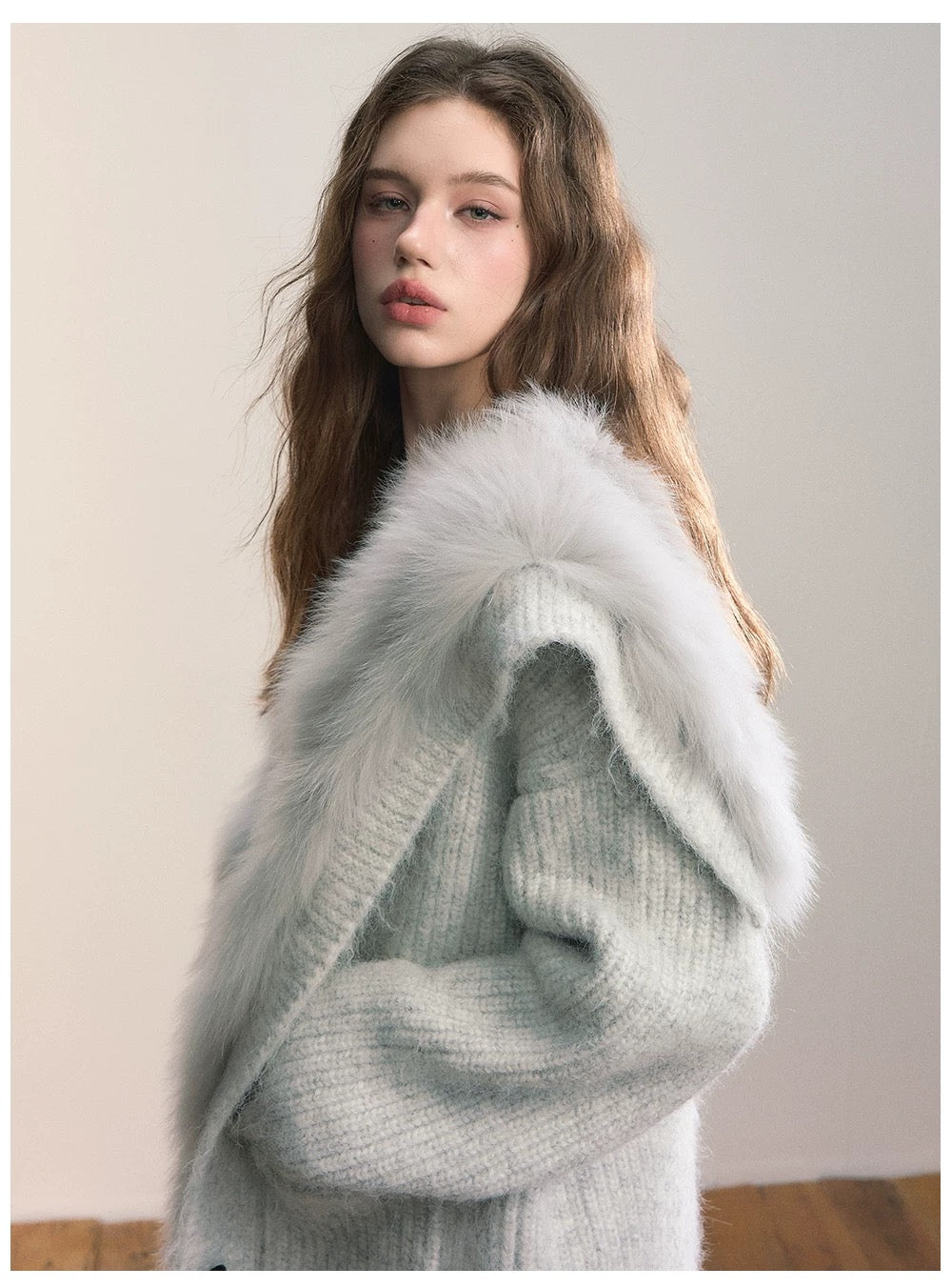 VIA PITTI VIADK672 Big collar plush cardigan
