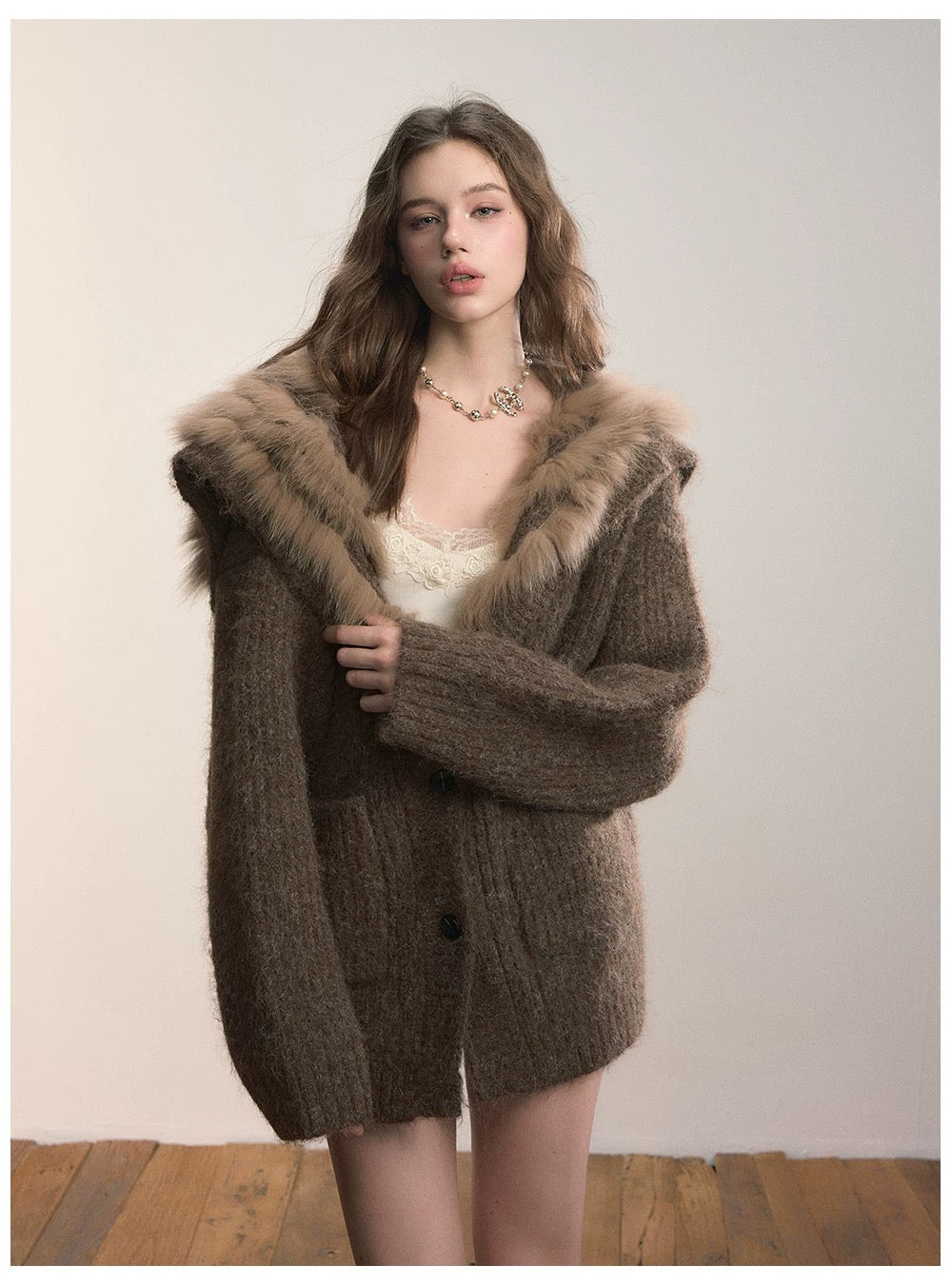 VIA PITTI VIADK672 Big collar plush cardigan