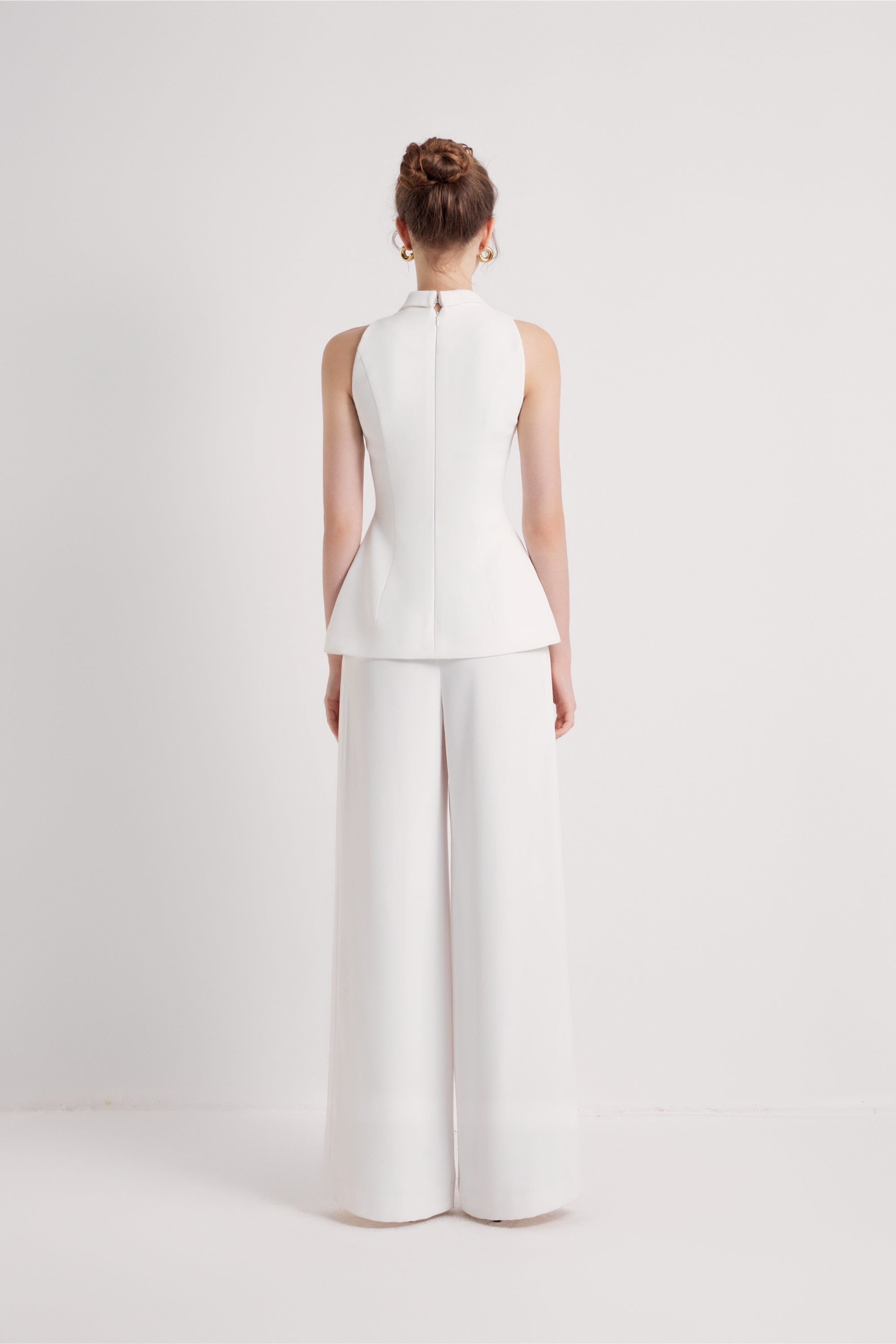BYDENIO Daria K-lapel Sleeveless Top