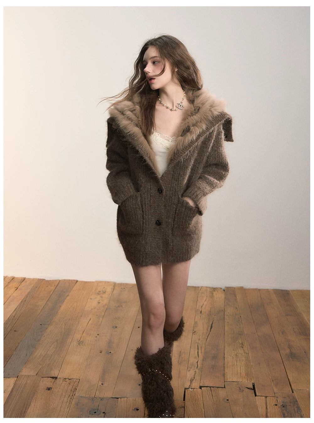 VIA PITTI VIADK672 Big collar plush cardigan