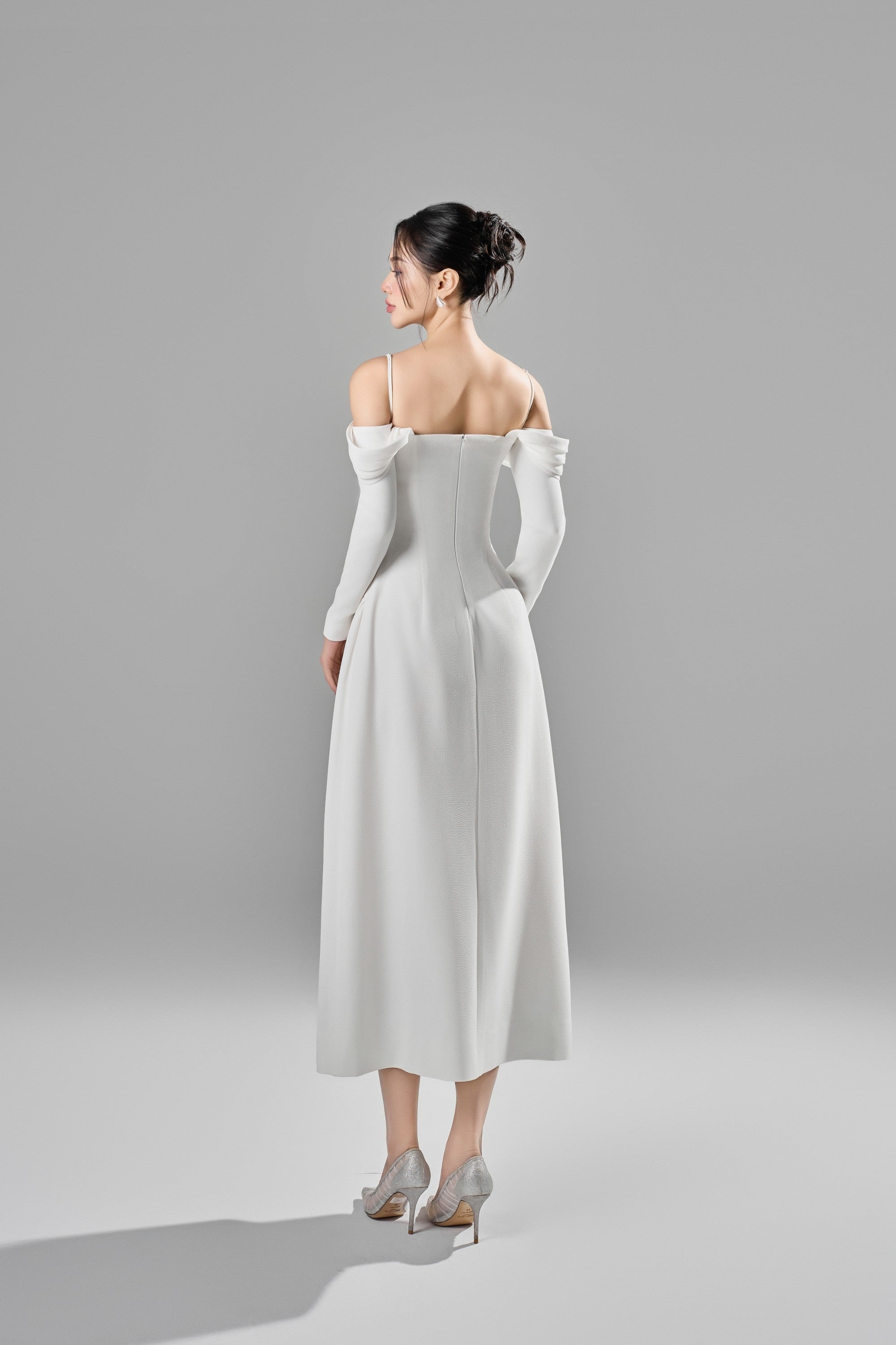 BYDENIO Letty Off-shoulder Pleated Dress