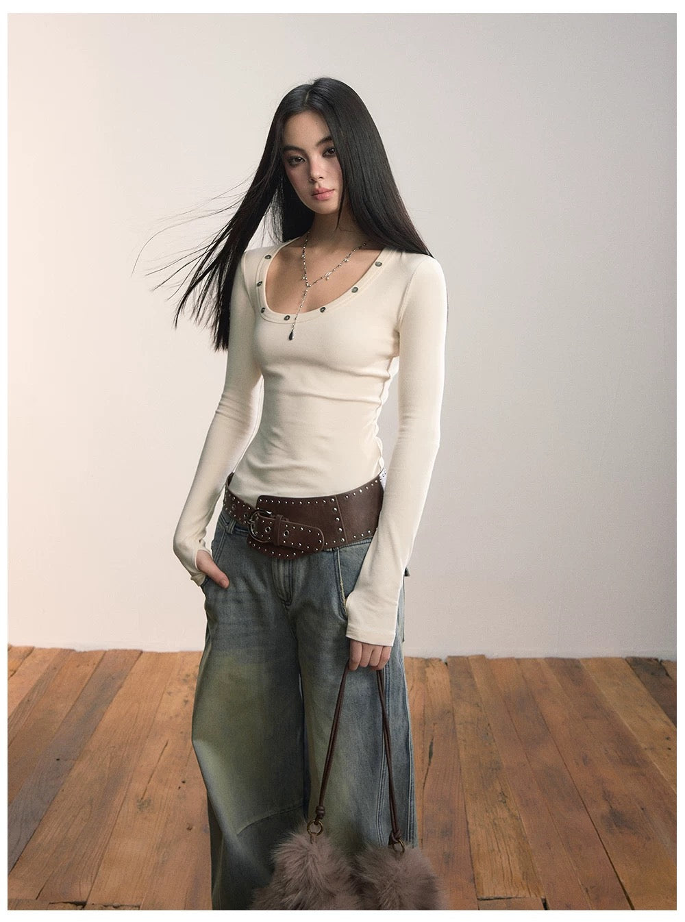 VIA PITTI VIADTP623 Irregular U-neck base long sleeved knitted sweater