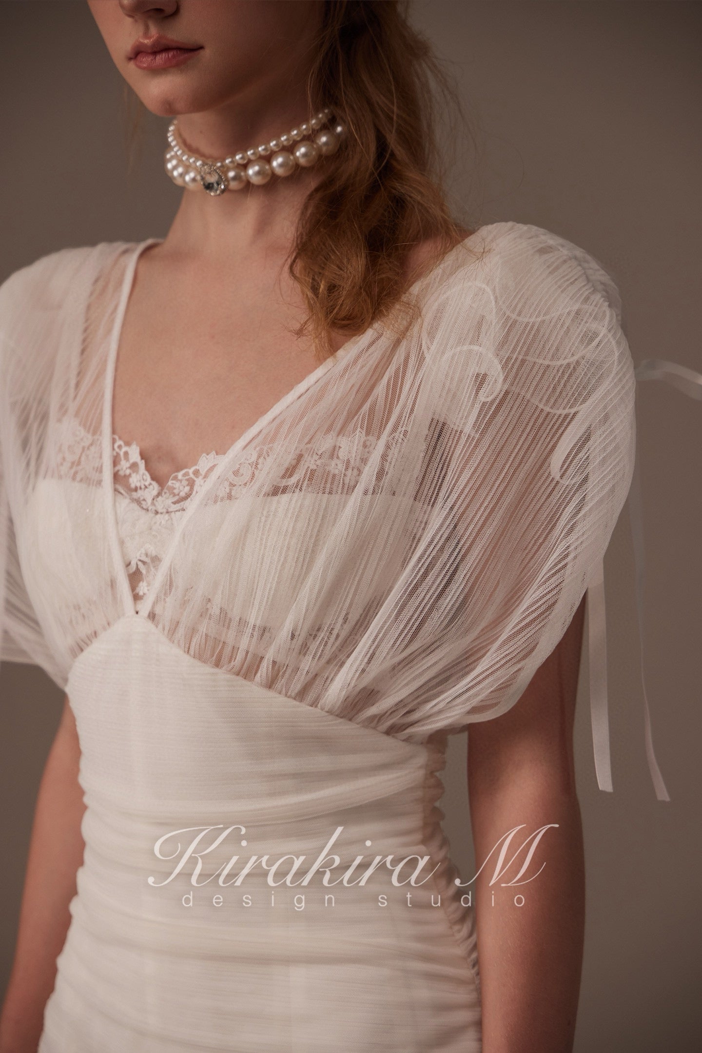 Kirakira.M White 2-picec set of deep v coller dress +lace bra set