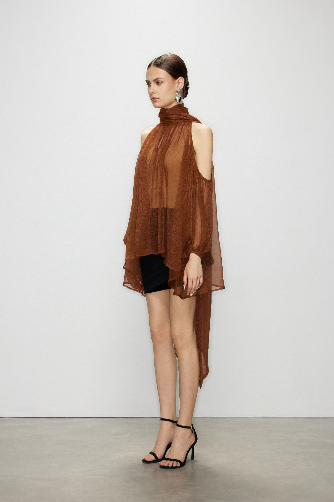 Artel Retro AR-25AW-SHT010 Airy off shoulder top (Brown)