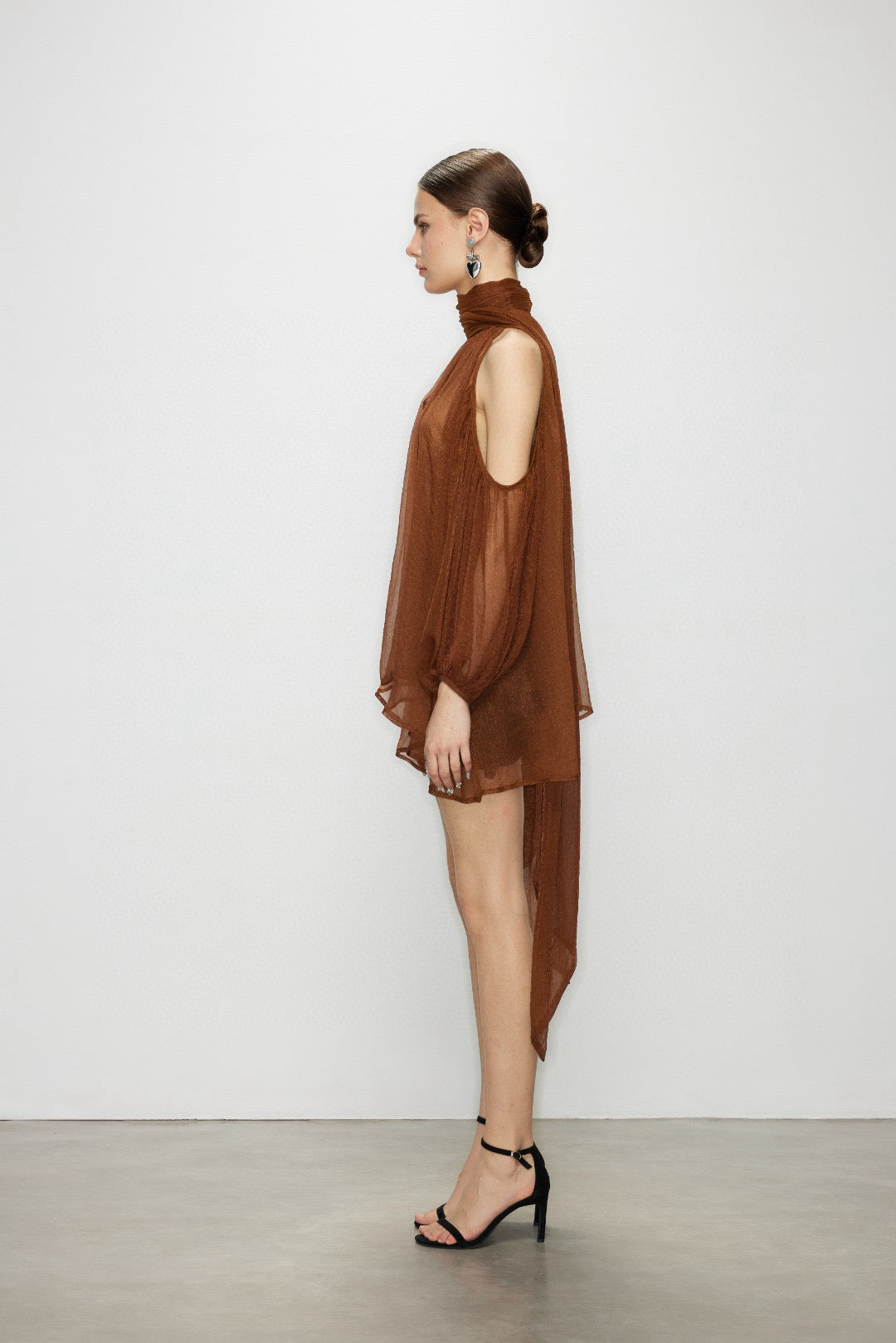 Artel Retro AR-25AW-SHT010 Airy off shoulder top (Brown)