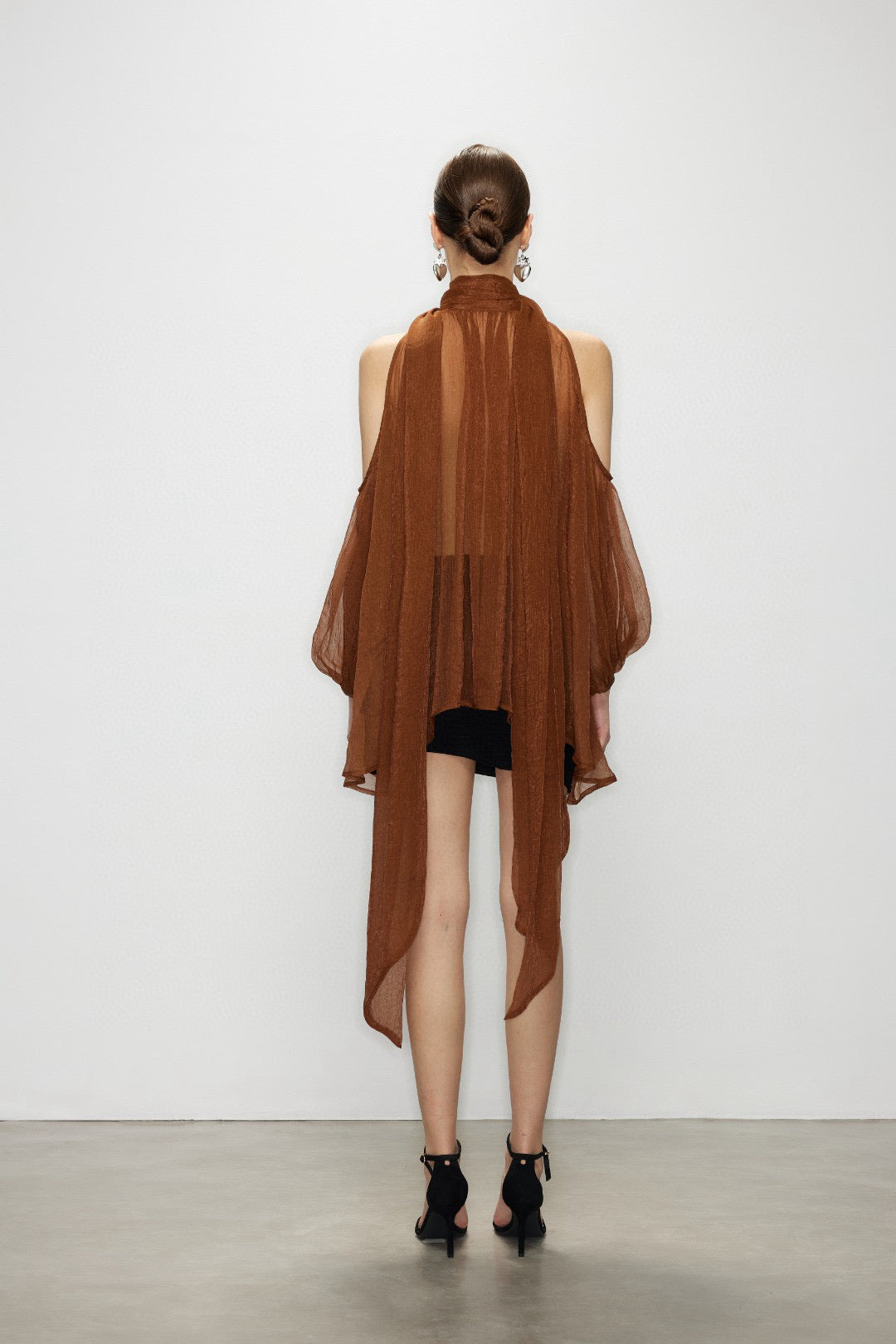 Artel Retro AR-25AW-SHT010 Airy off shoulder top (Brown)