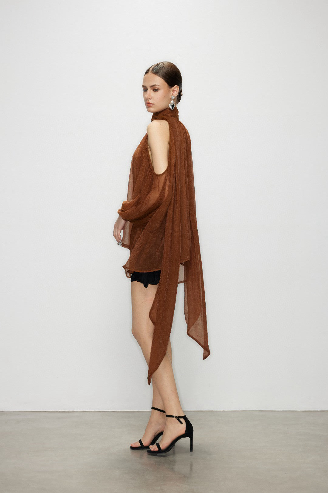 Artel Retro AR-25AW-SHT010 Airy off shoulder top (Brown)
