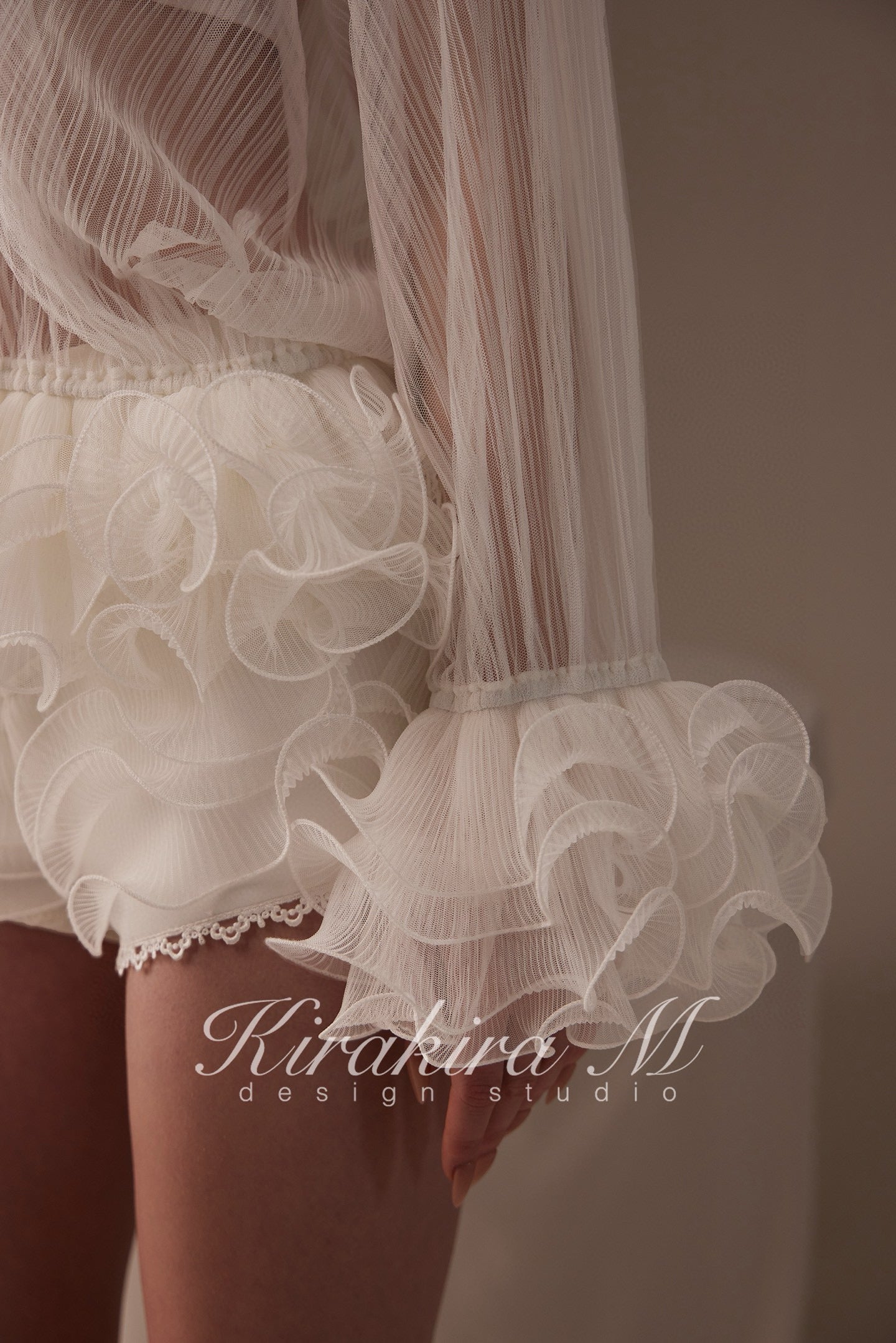 Kirakira.M White semi-transparent pleated lace top(2ways to wear)