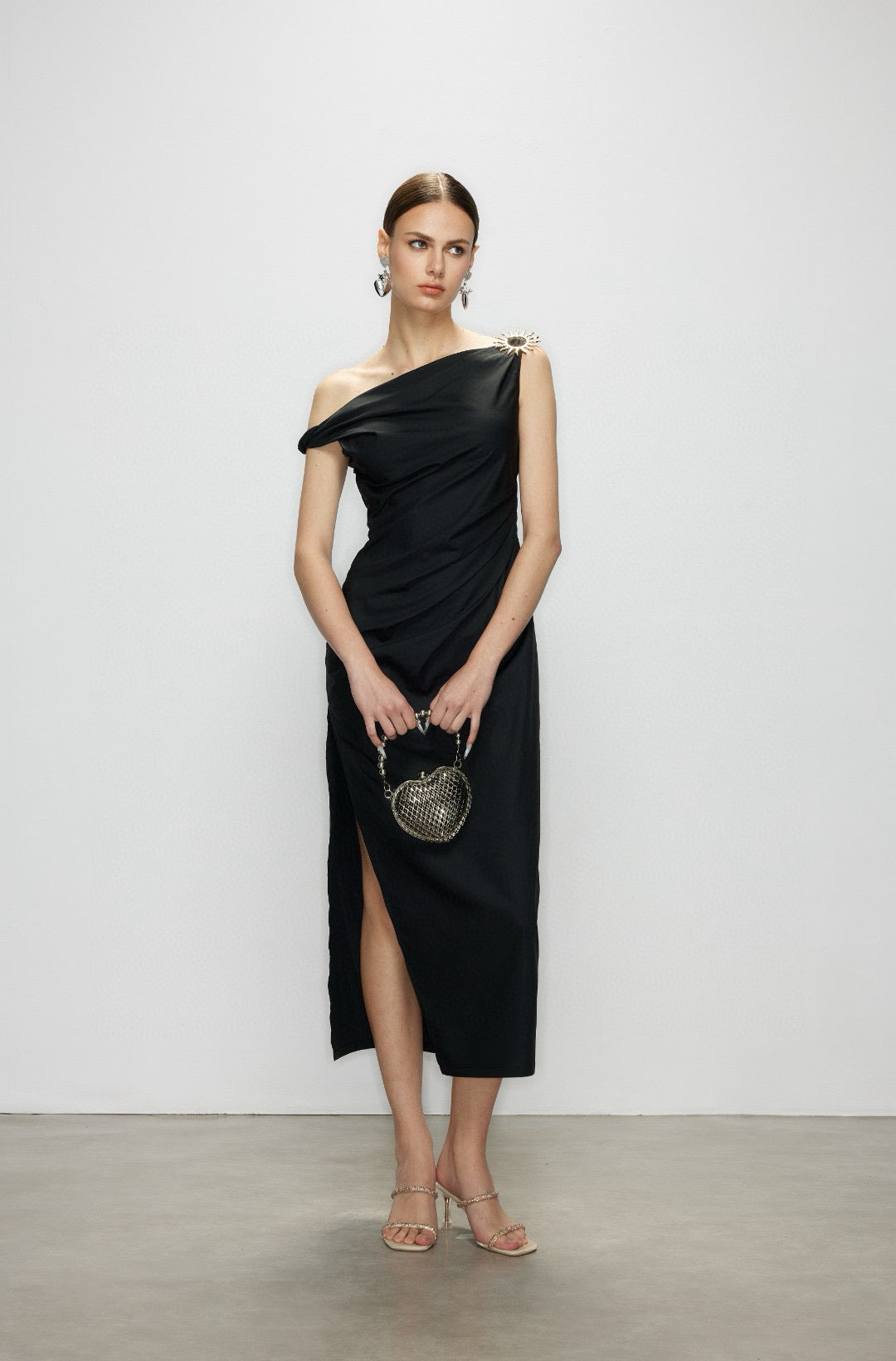 Artel Retro AR-25AW-DR003 One shoulder slit slim fit dress (Black)