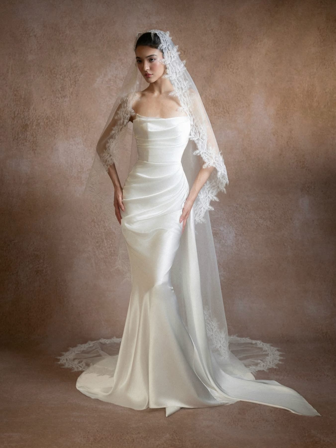 Kisserine KATHERINE GOWN & FOLIA VEIL