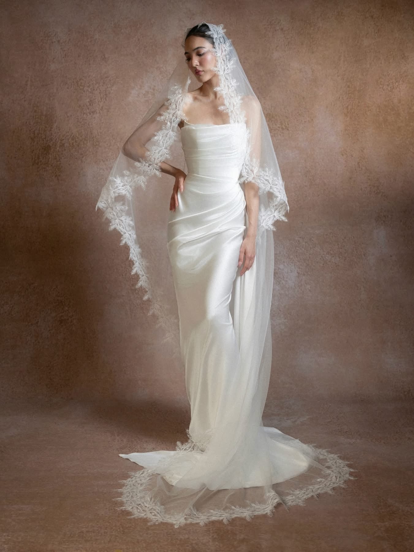 Kisserine KATHERINE GOWN & FOLIA VEIL