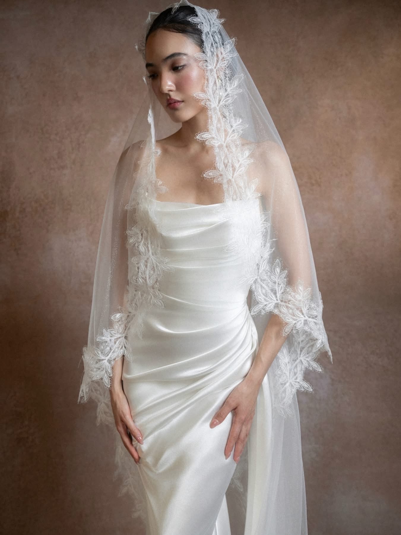 Kisserine KATHERINE GOWN & FOLIA VEIL
