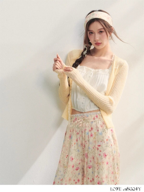 AsGony ASG25214 Lace splicing knitted top