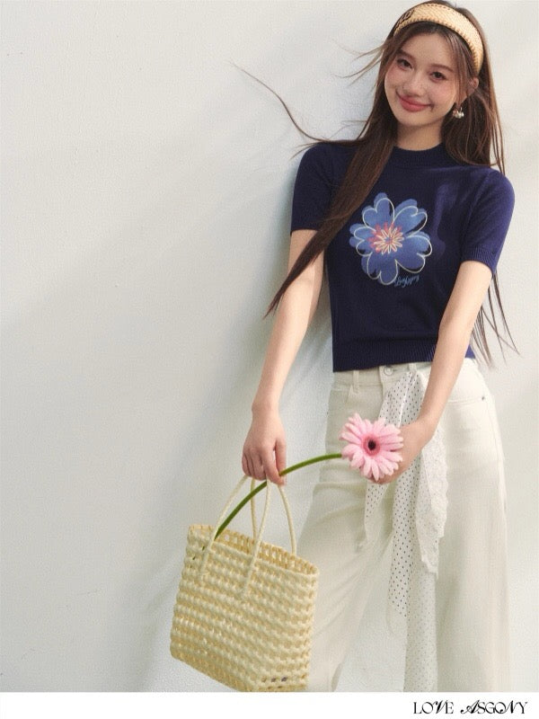 AsGony ASG25220 Embroidered flower round neck knitted top