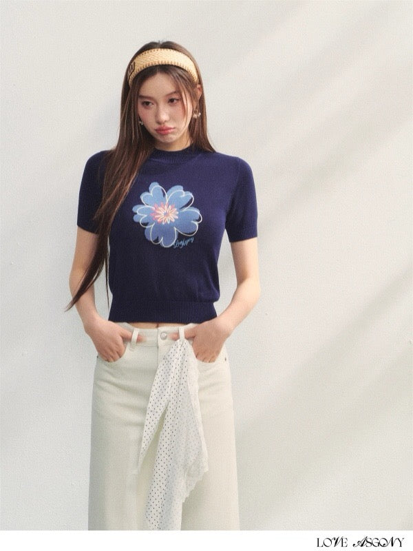 AsGony ASG25220 Embroidered flower round neck knitted top