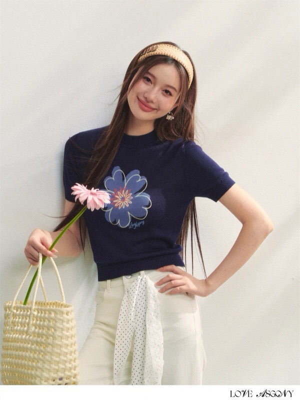 AsGony ASG25220 Embroidered flower round neck knitted top