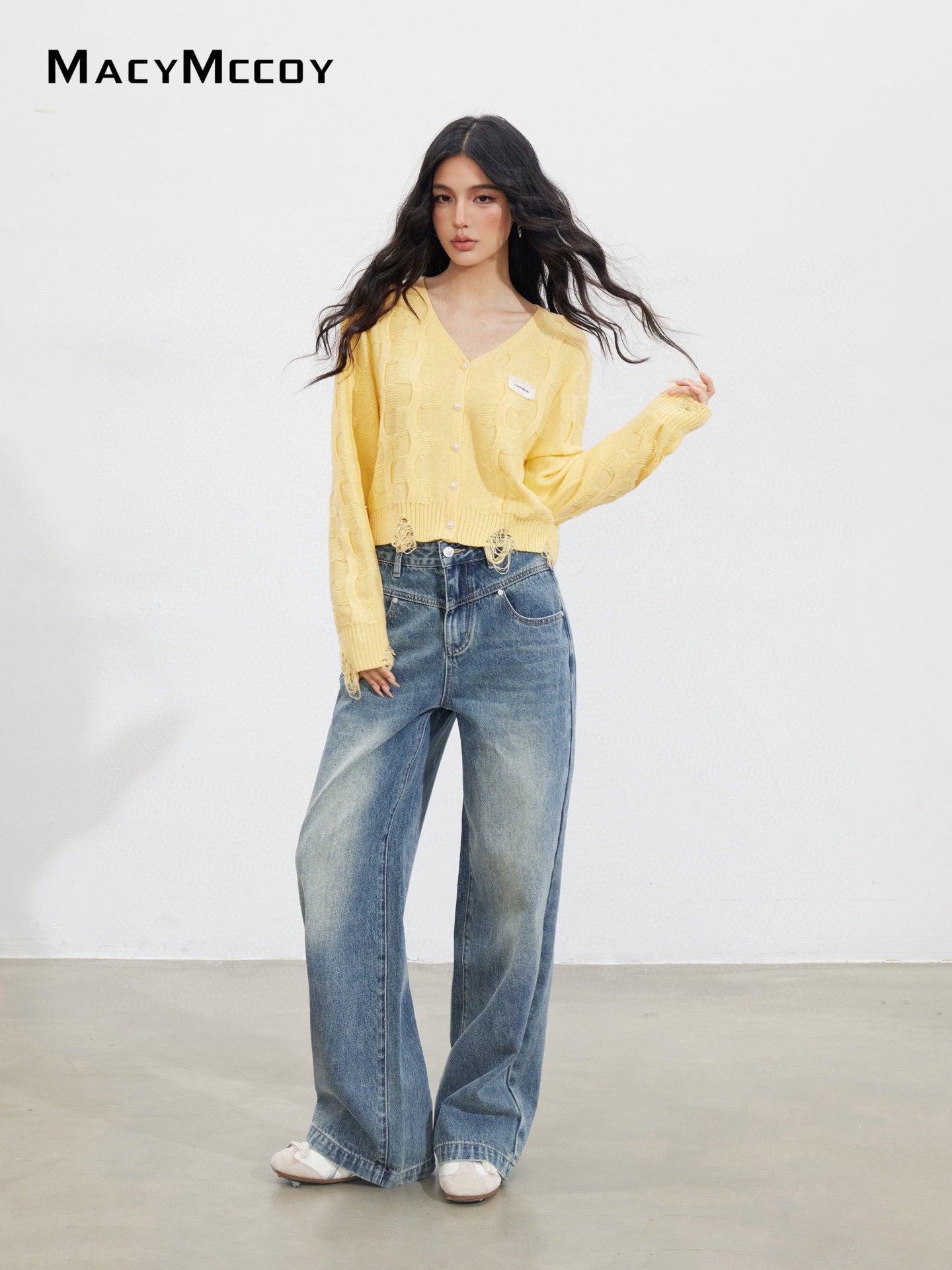 MacyMccoy MMC2025138 V-neck ripped sweater