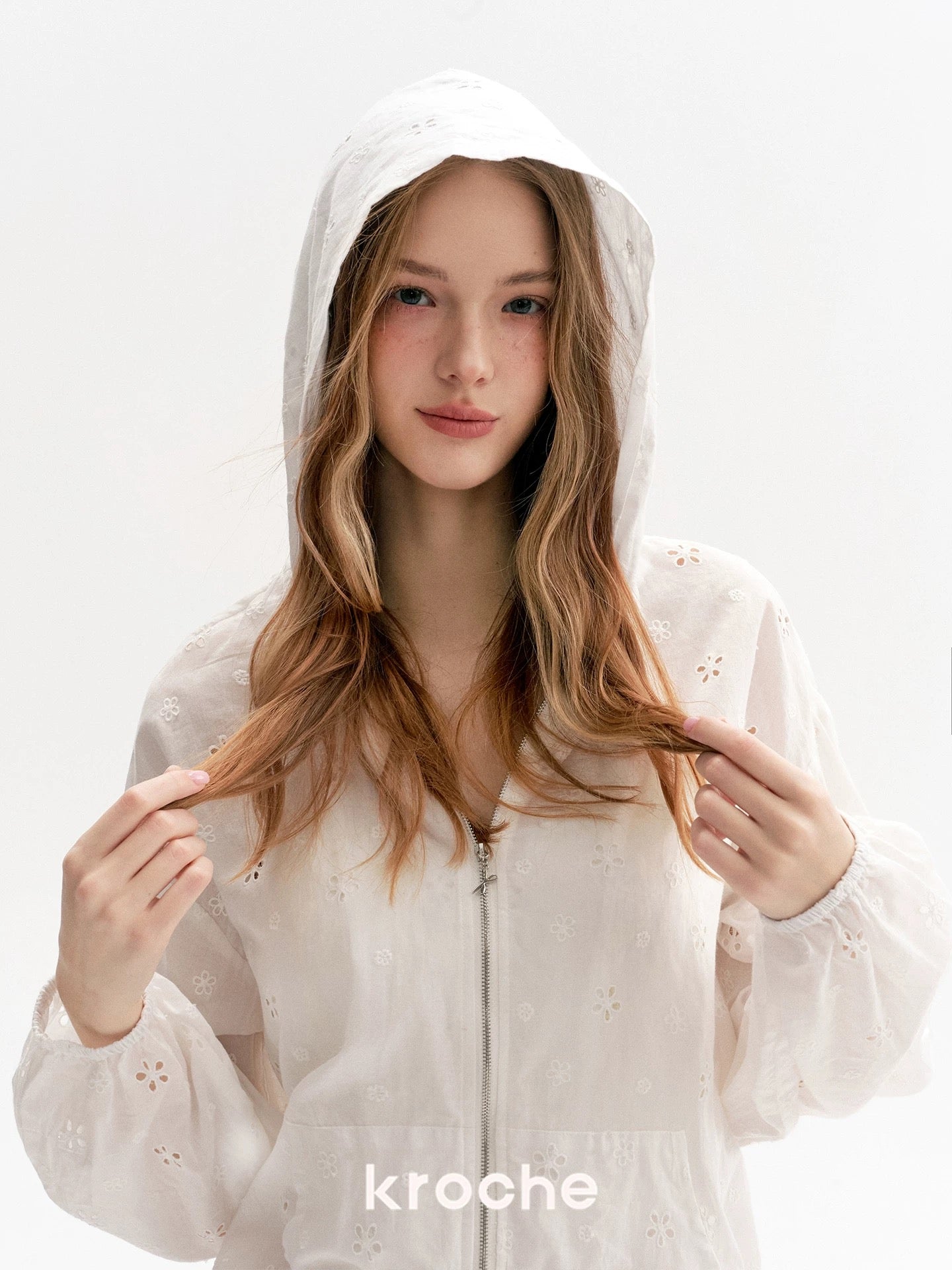 Kroche Lace loose short hooded jacket