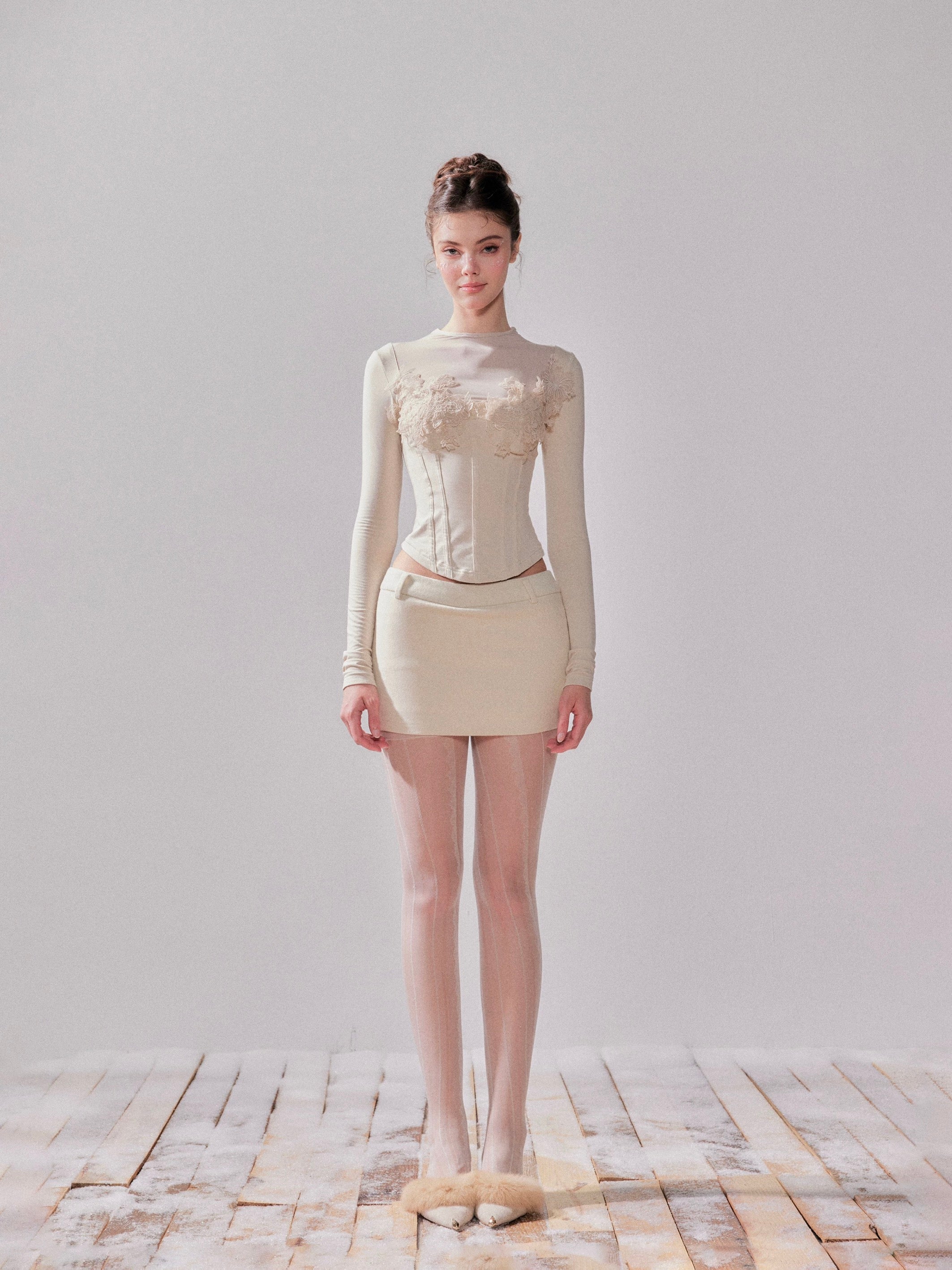 YZZI HE Warm and slim fit knitted lace base top + shorts