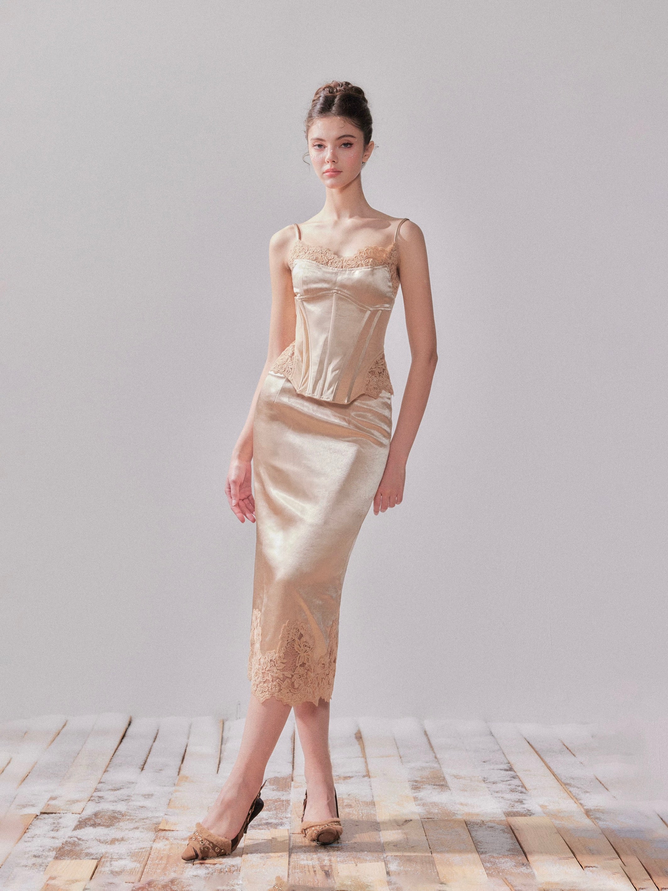 YZZI HE Lace satin fishbone waist camisole + skirt