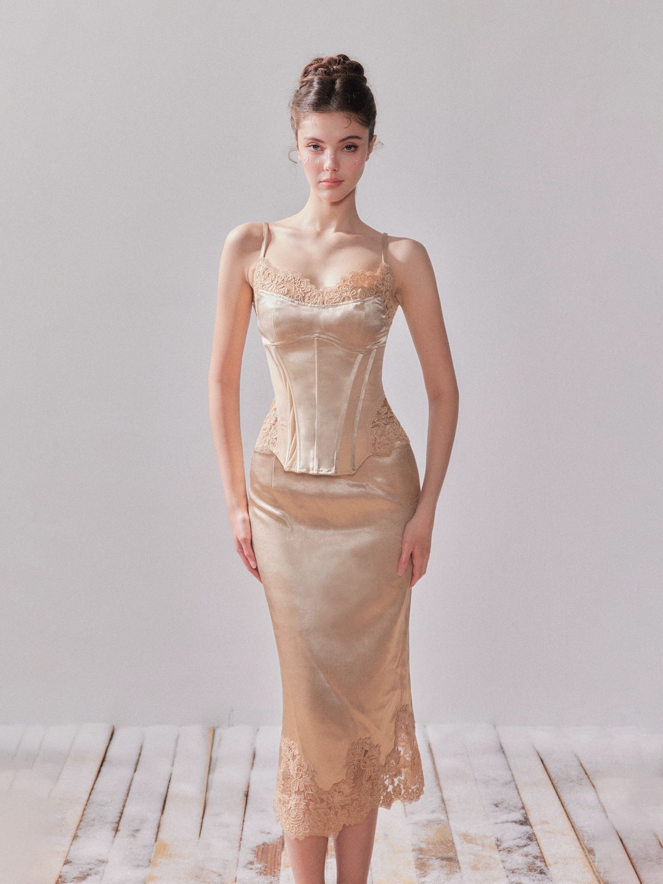 YZZI HE Lace satin fishbone waist camisole + skirt