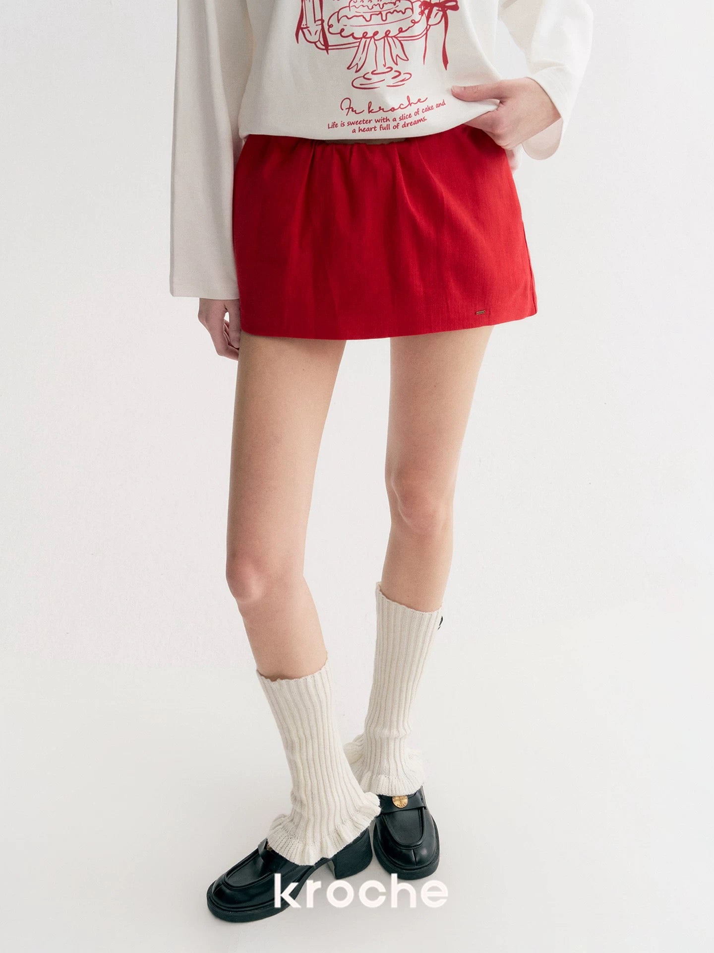 Kroche Hand drawn cake printed long sleeved T-shirt + skirt set