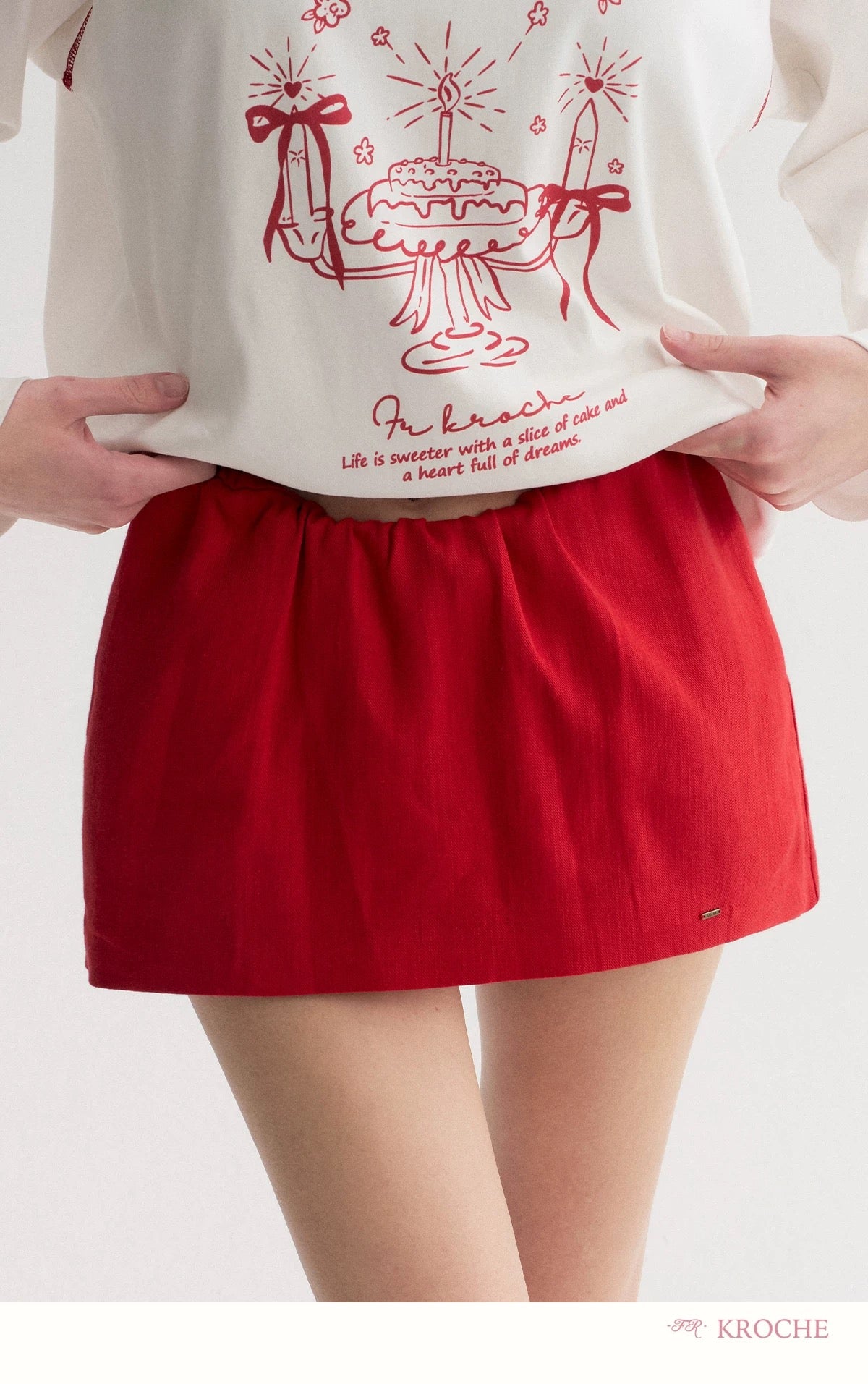 Kroche Hand drawn cake printed long sleeved T-shirt + skirt set