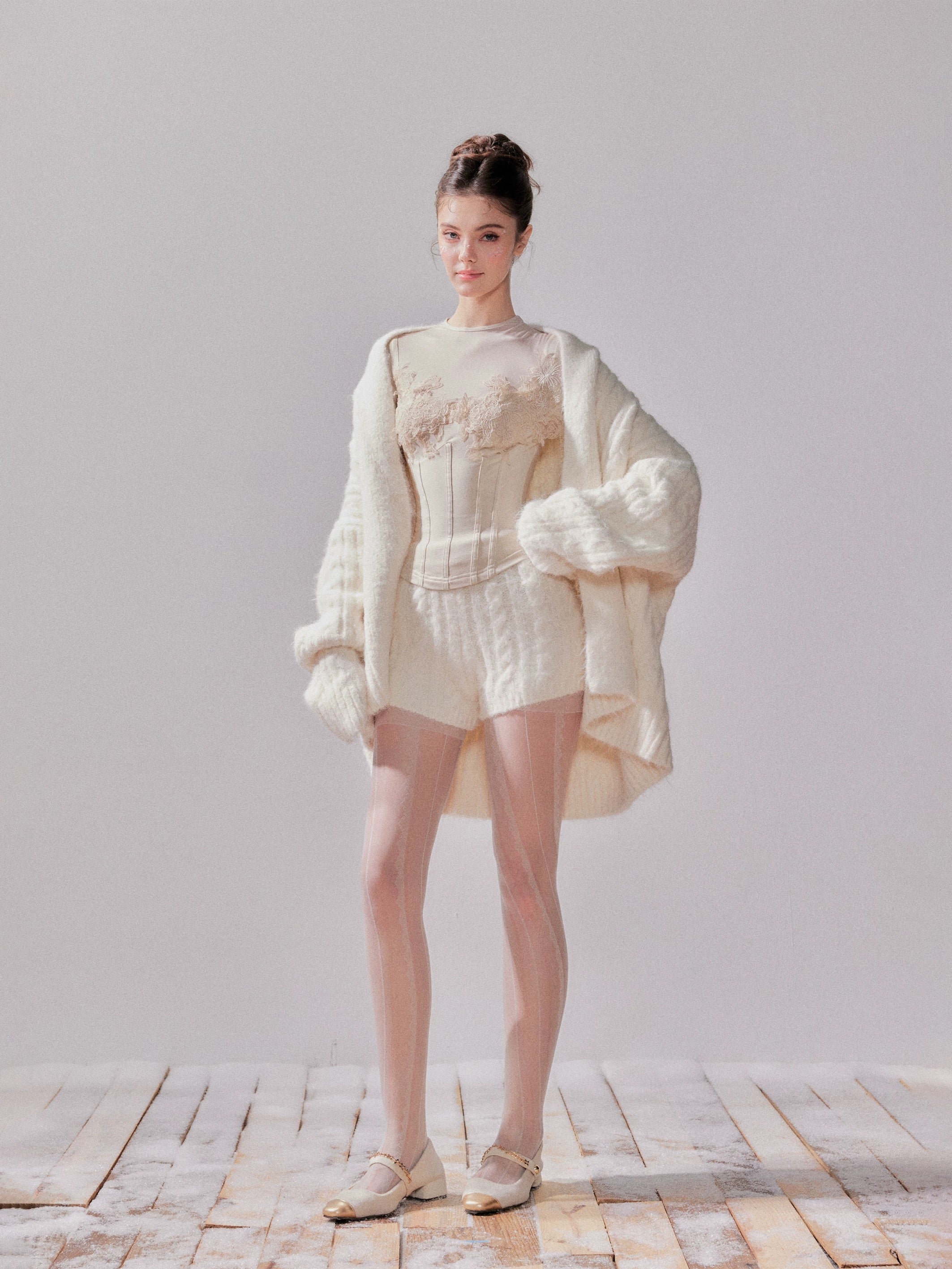 YZZI HE Knitted sweater cardigan + shorts set