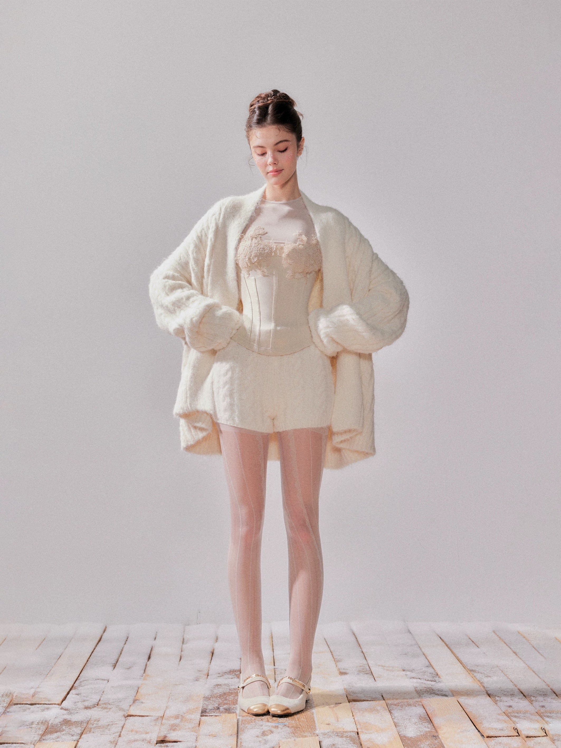 YZZI HE Knitted sweater cardigan + shorts set