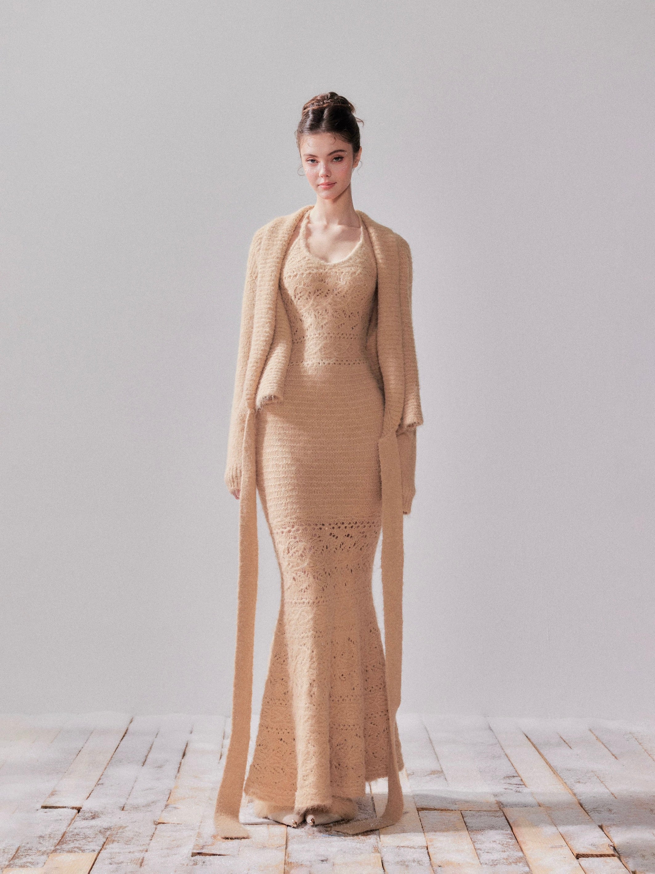 YZZI HE Hollow knit cardigan + dress set