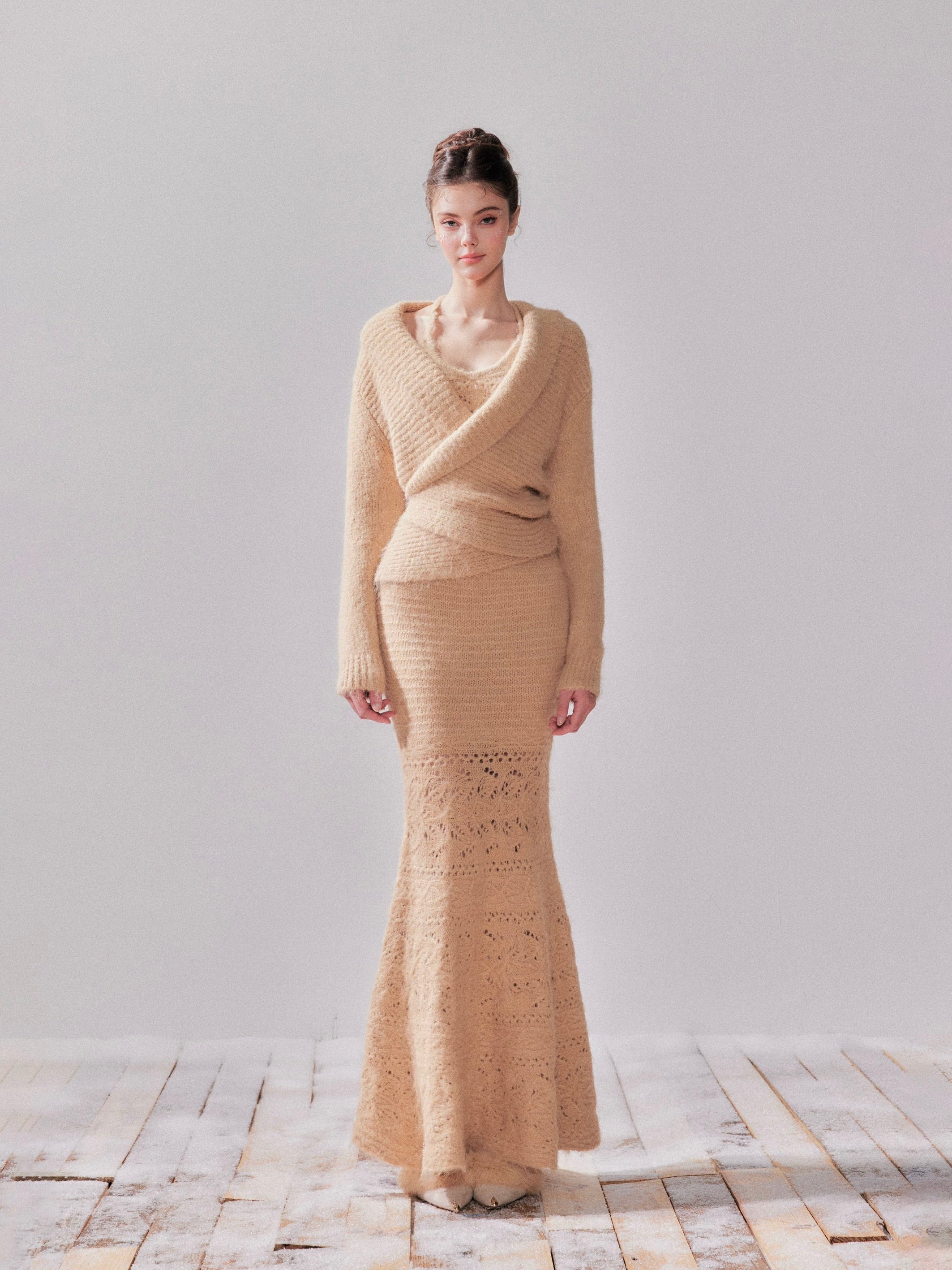 YZZI HE Hollow knit cardigan + dress set