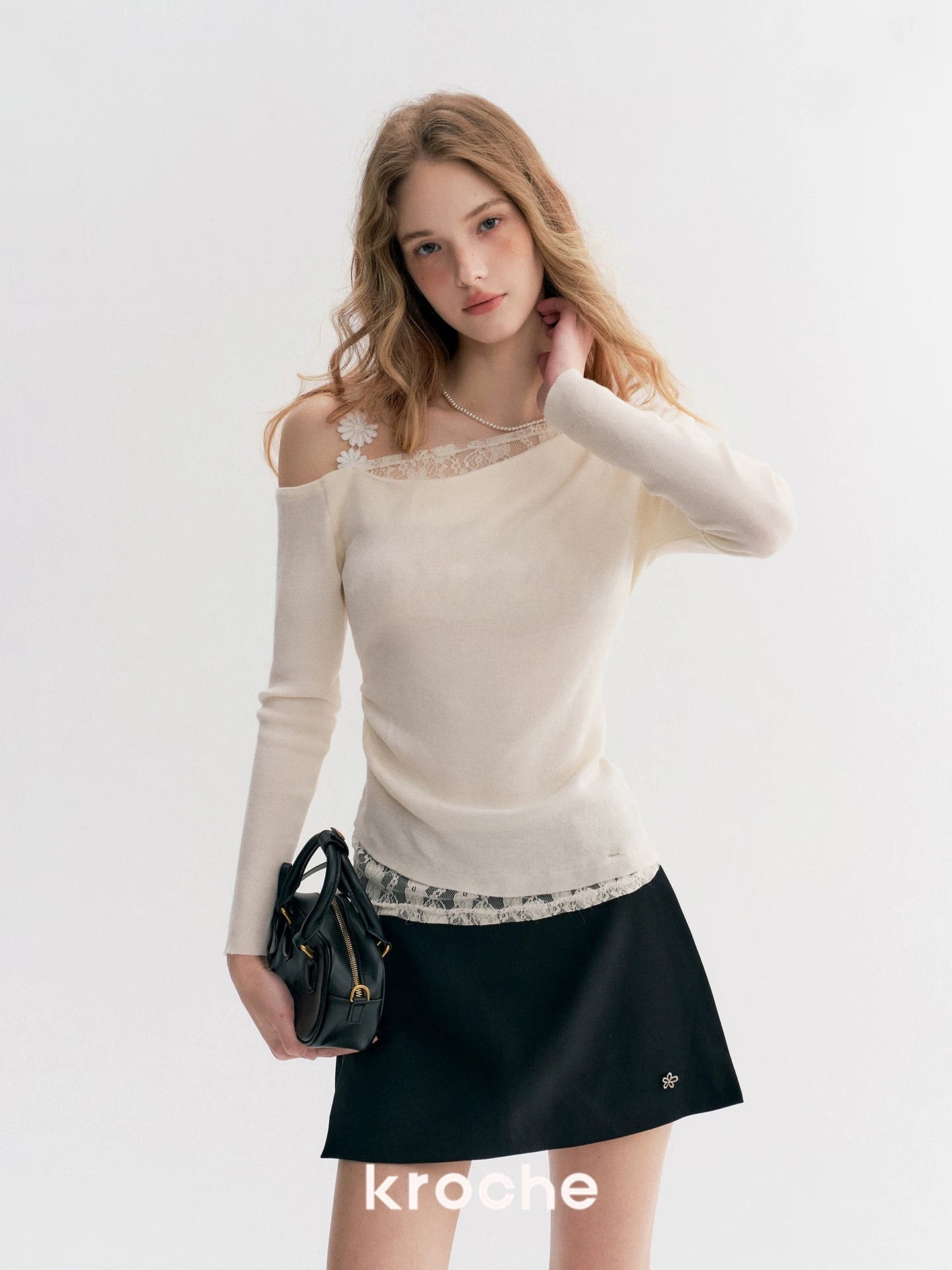 Kroche Fake two piece lace patchwork long sleeved knitted sweater