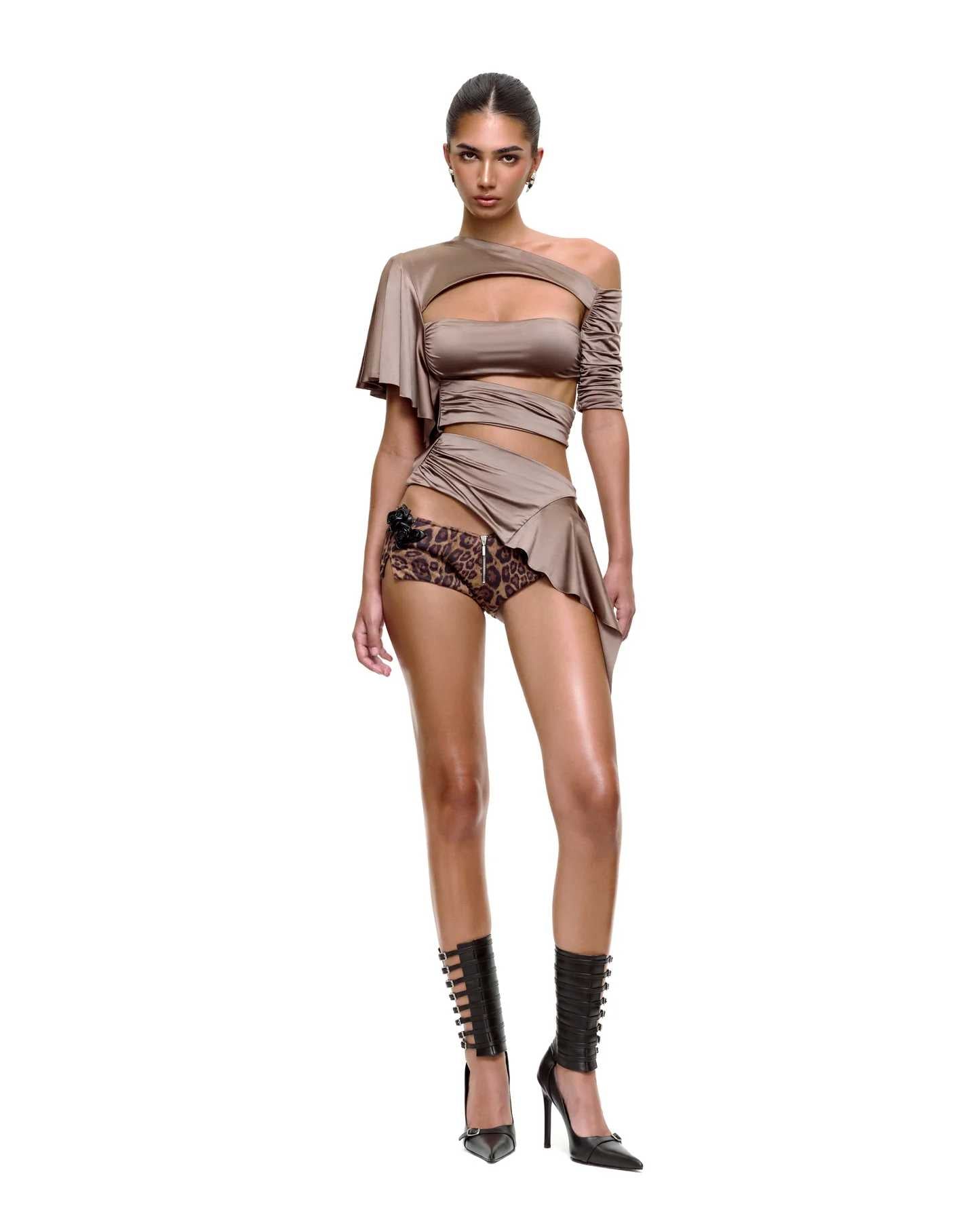 Bupbes Nadine Top & Roa Shorts
