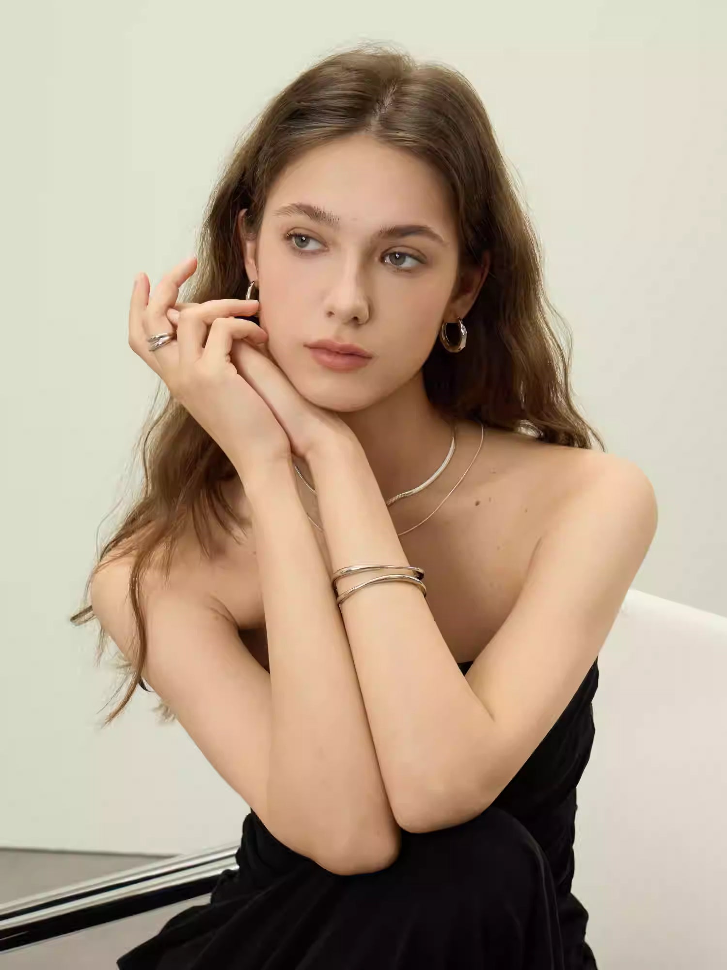 ARSIS Stream golden circle earrings