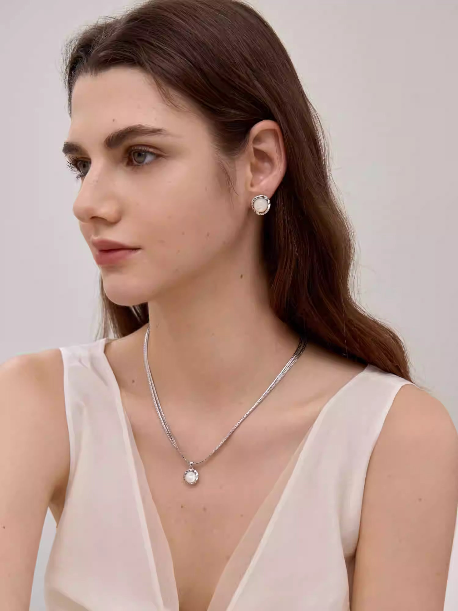 ARSIS Moonlight cardamom earrings