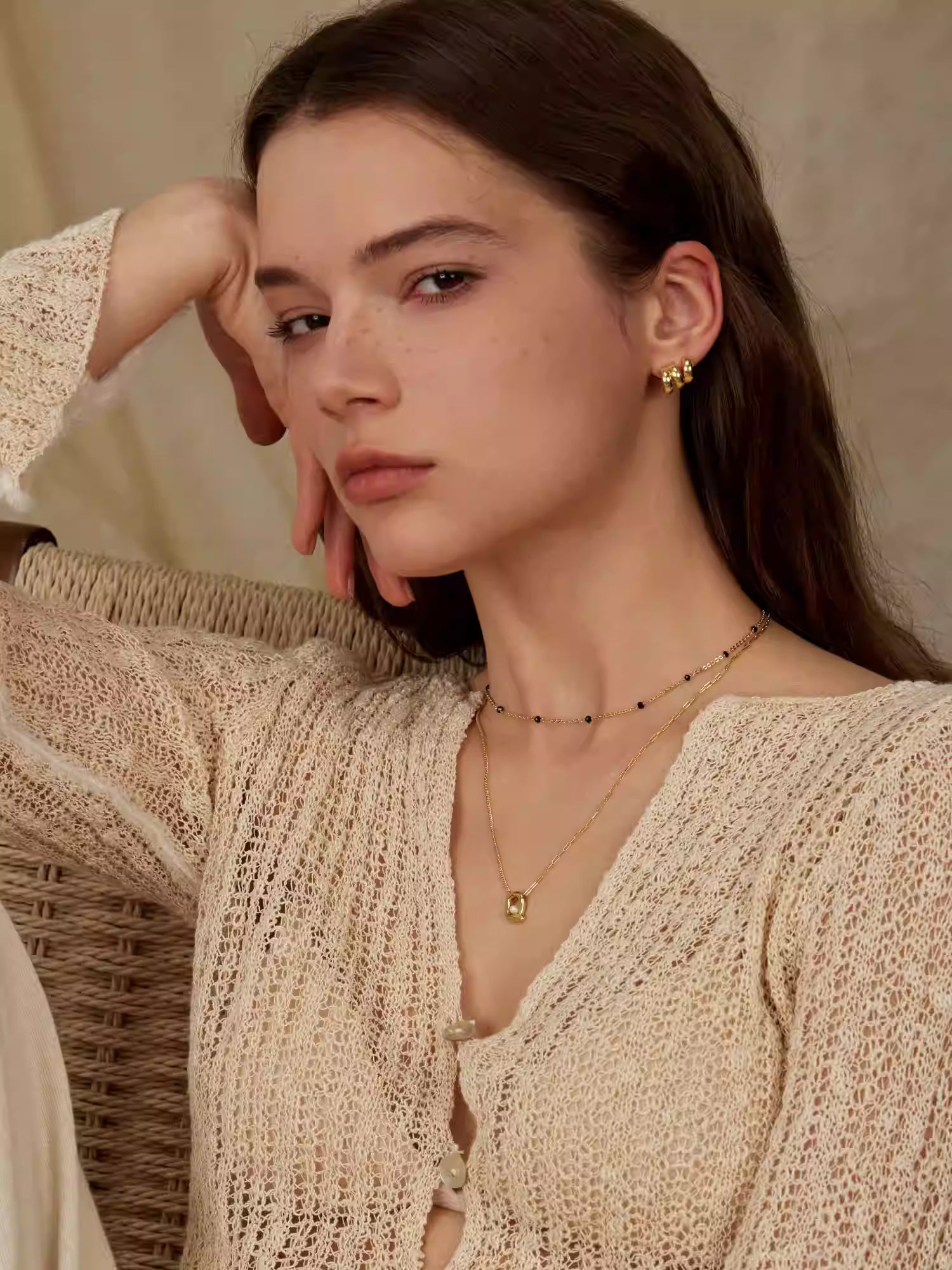 ARSIS Letter pendant collarbone necklace