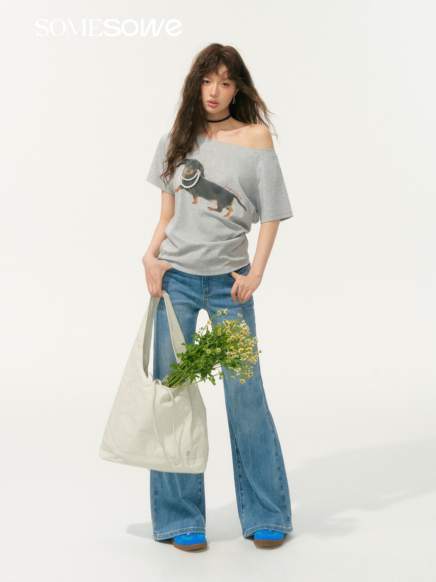 SOMESOWE S2508070 Pearl dog one-shoulder T-shirt (2color)