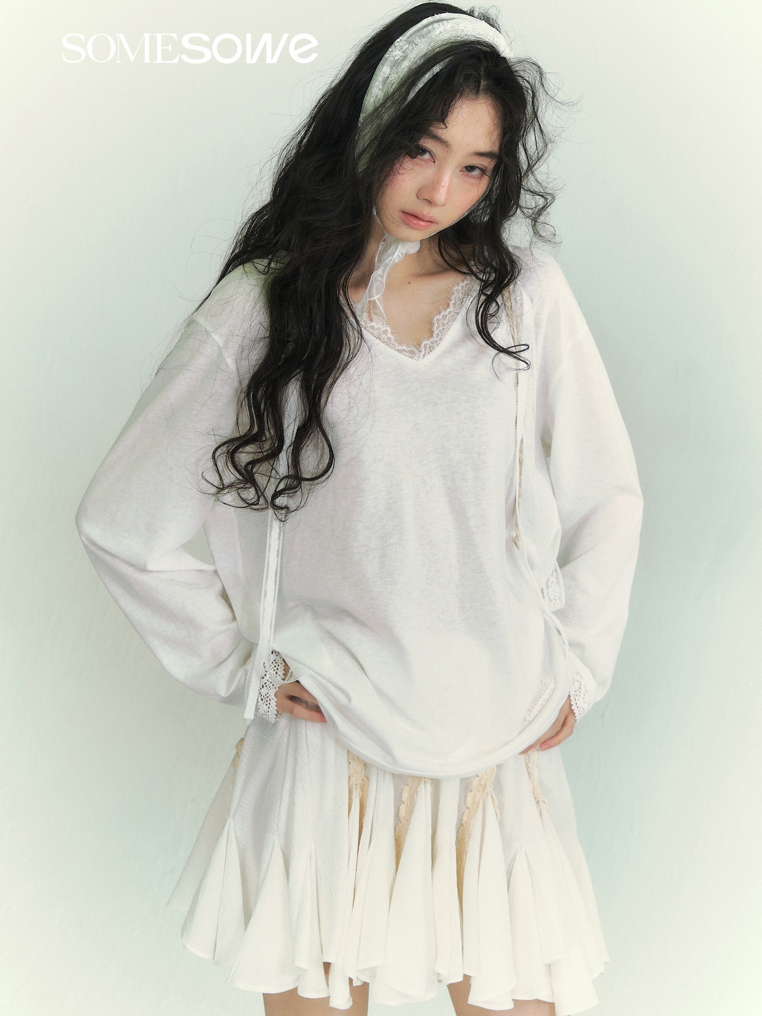 SOMESOWE S2609075 Lace patchwork ribbon hooded T-shirt