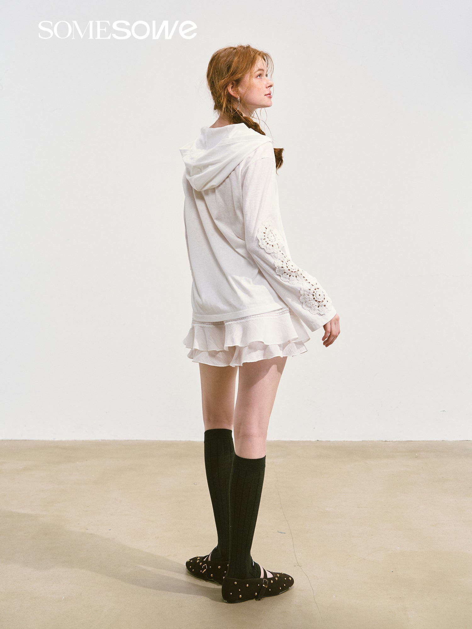 SOMESOWE S2508091 Hollow lace hooded T-shirt