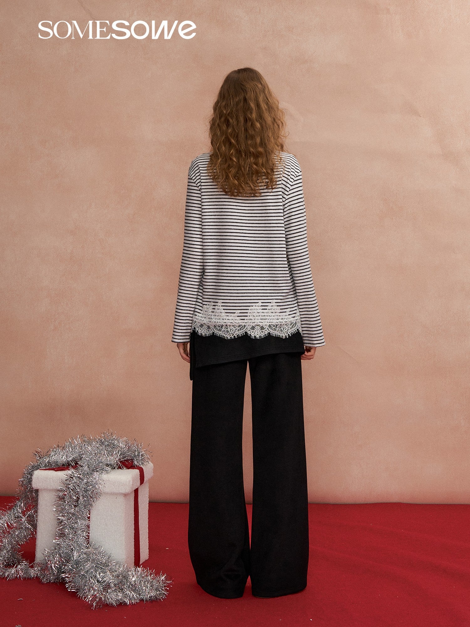 SOMESOWE S2508297 Lace patchwork velvet striped long sleeved T-shirt