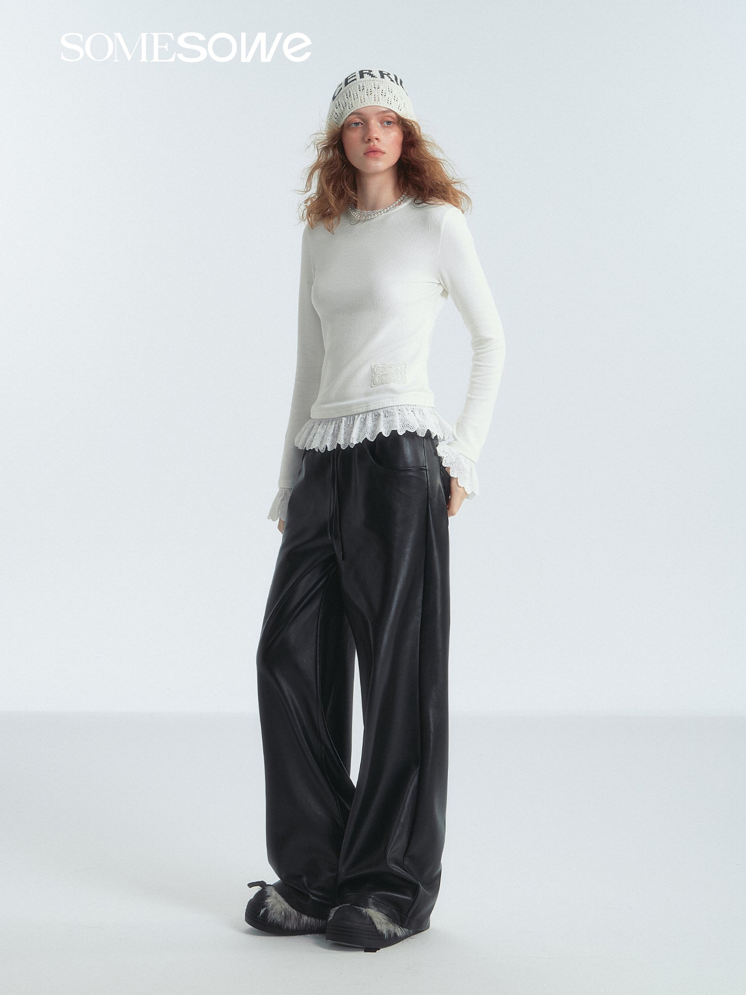 SOMESOWE S2407301 Petal lace velvet long sleeve T-shirt