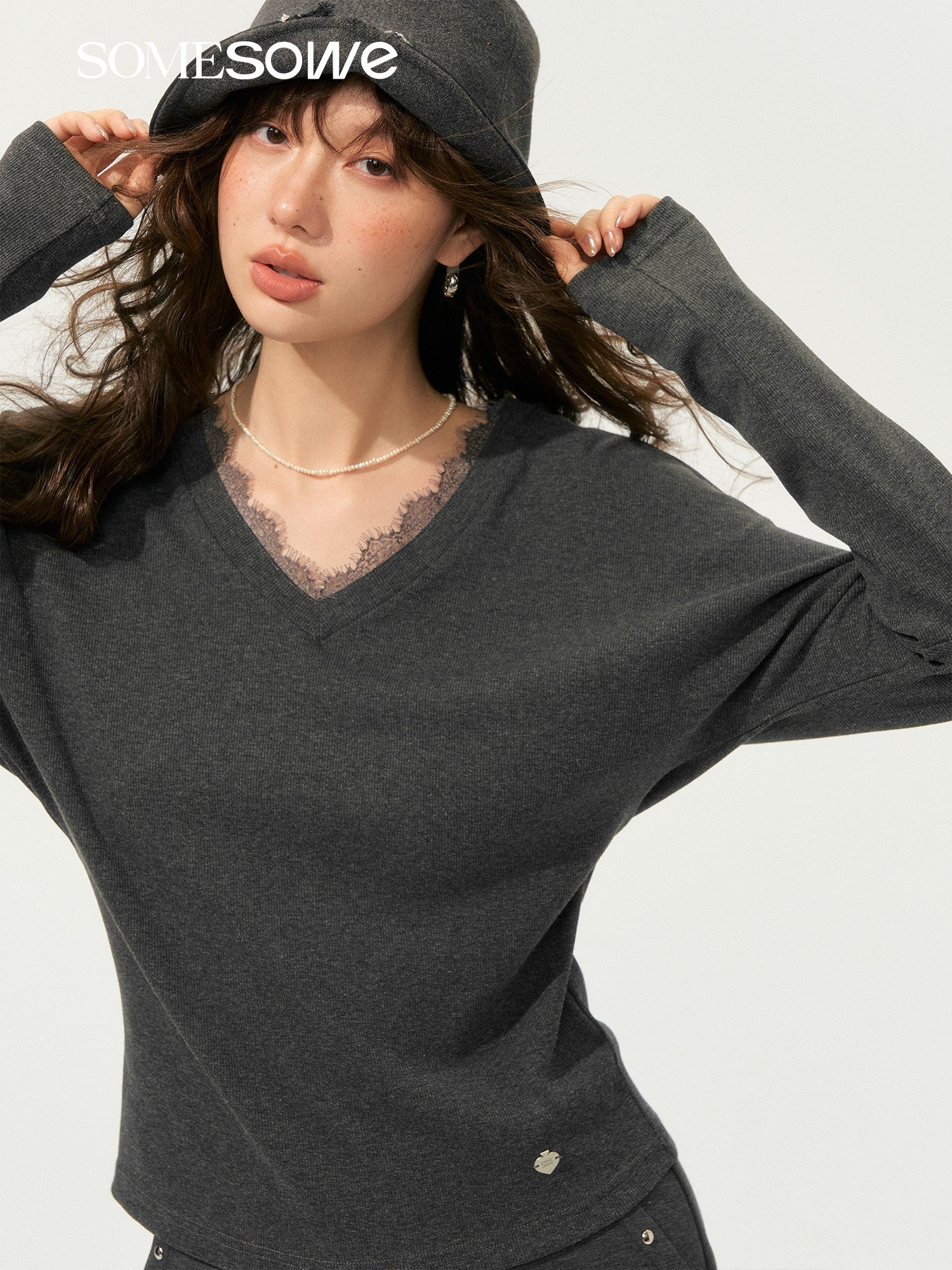 SOMESOWE S2508189&S2508190 Lazy style bat sleeve V-neck top + pants set