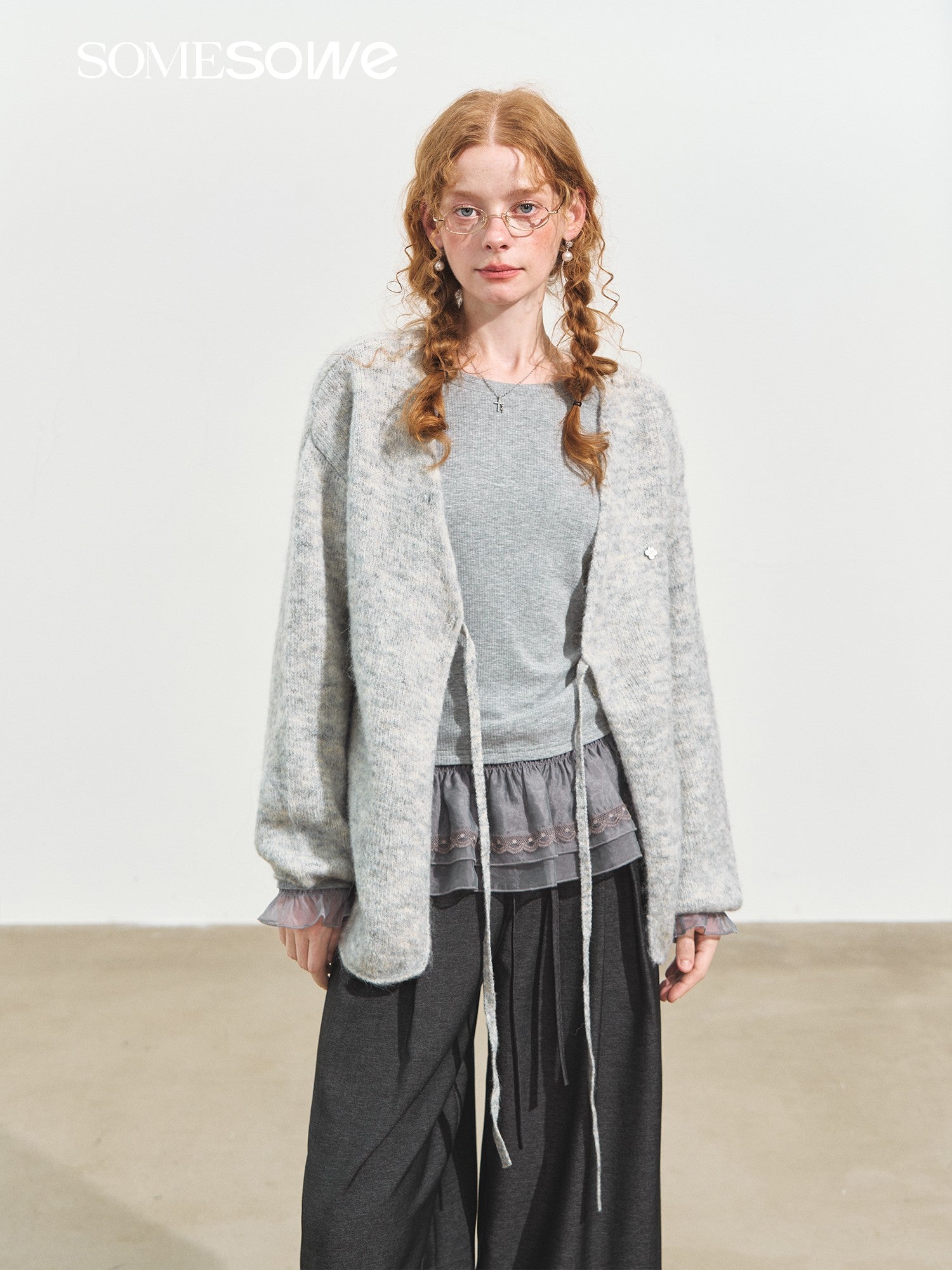 SOMESOWE S2508234 Lace up V-neck cardigan