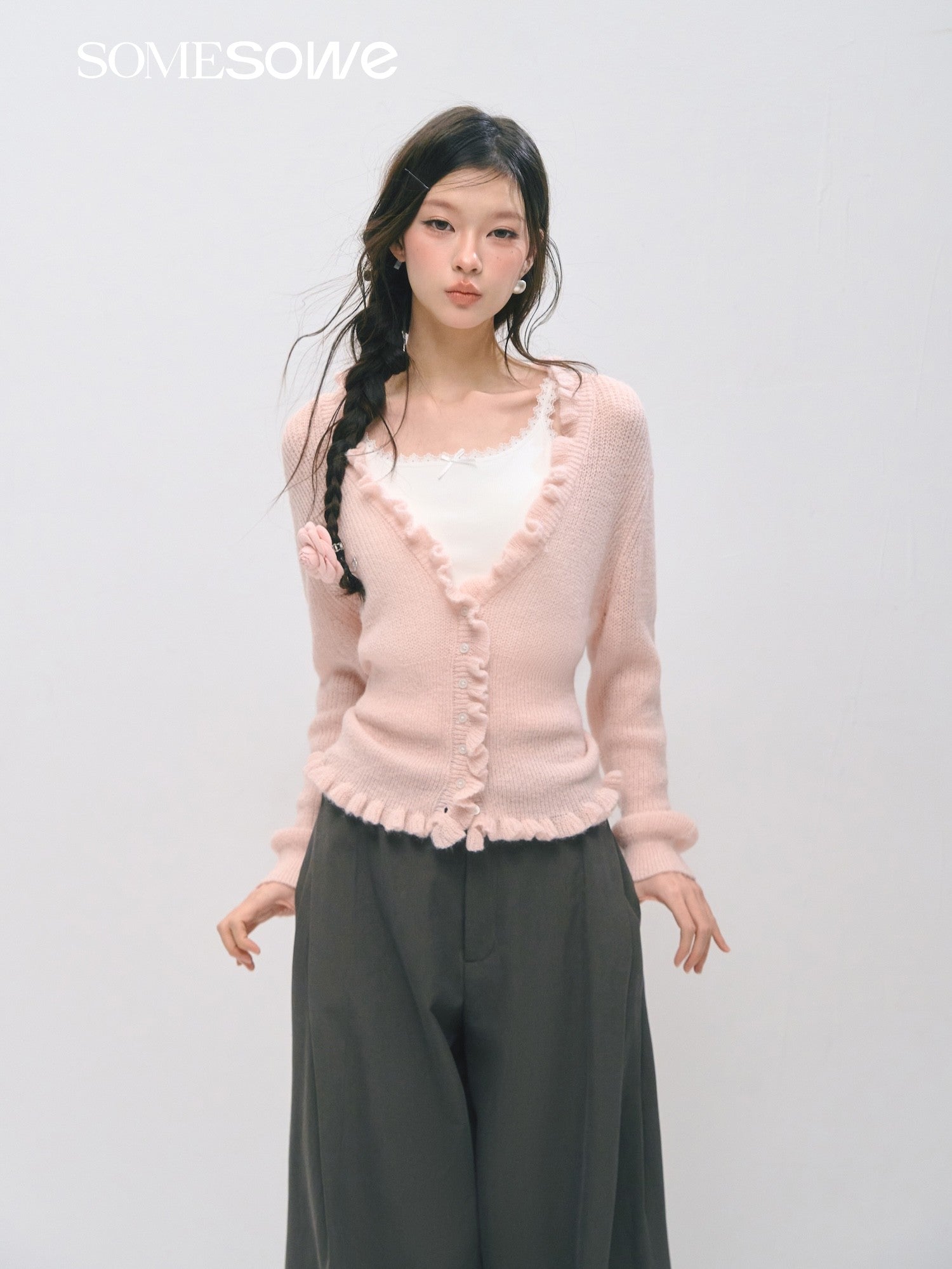 SOMESOWE S2509033 Big V-neck lace cinched cardigan