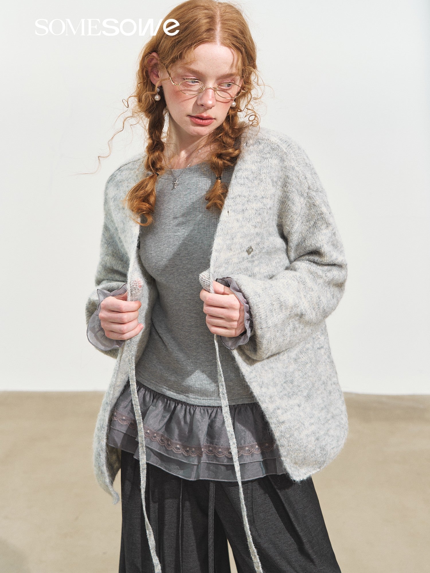 SOMESOWE S2508234 Lace up V-neck cardigan