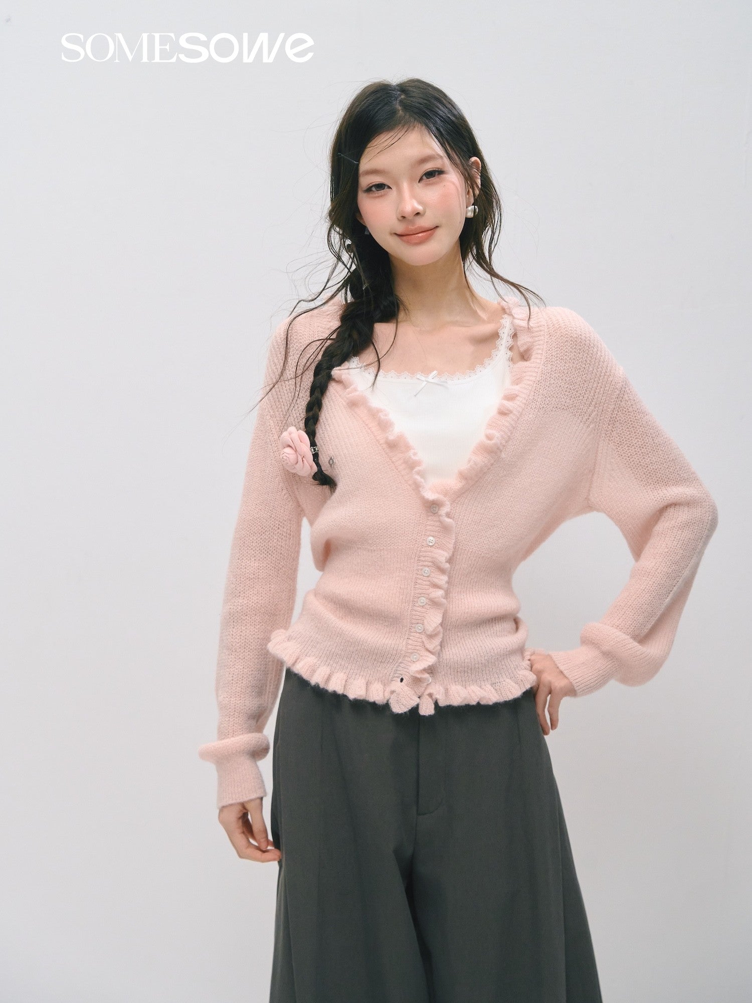 SOMESOWE S2509033 Big V-neck lace cinched cardigan