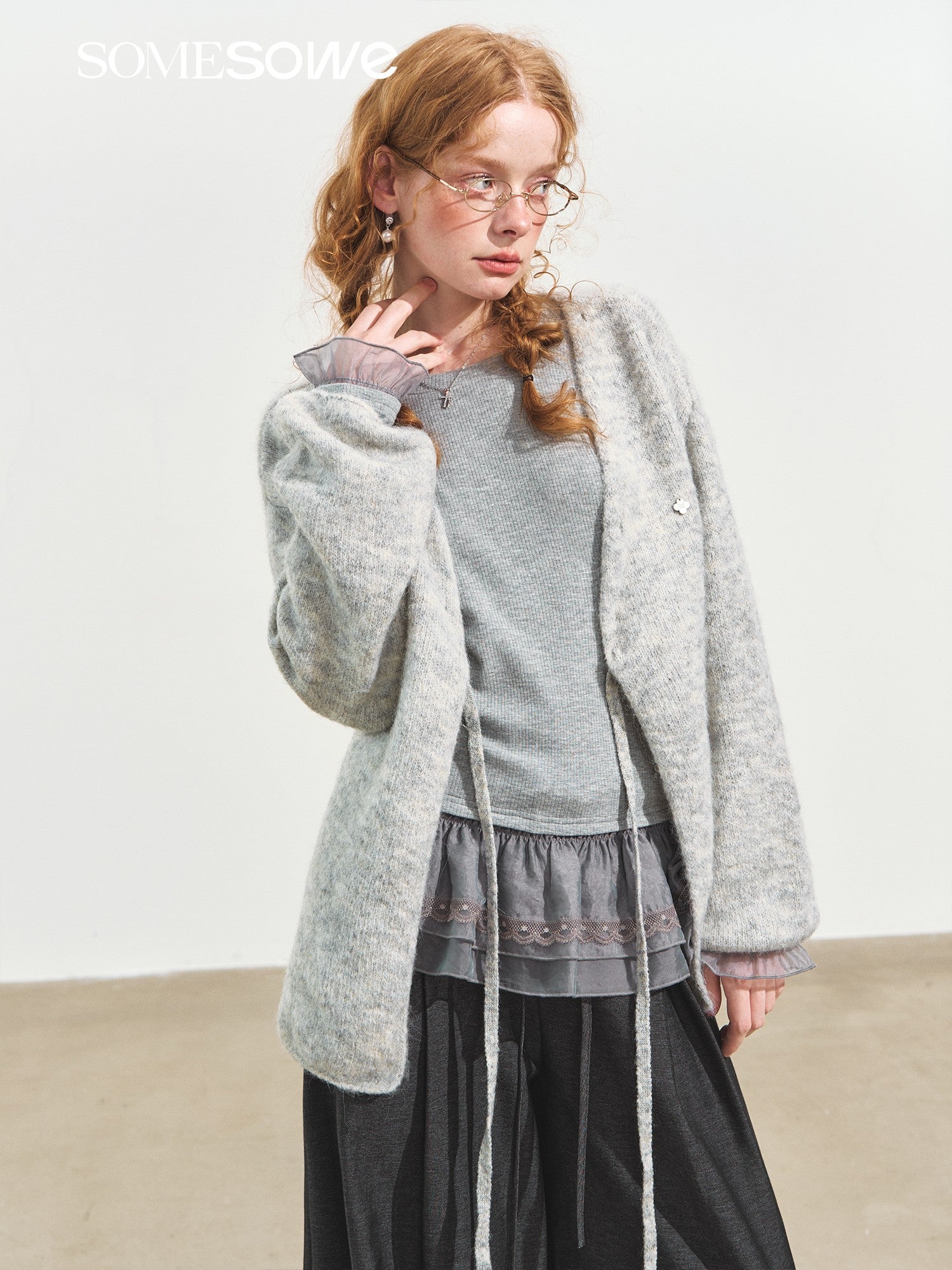 SOMESOWE S2508234 Lace up V-neck cardigan