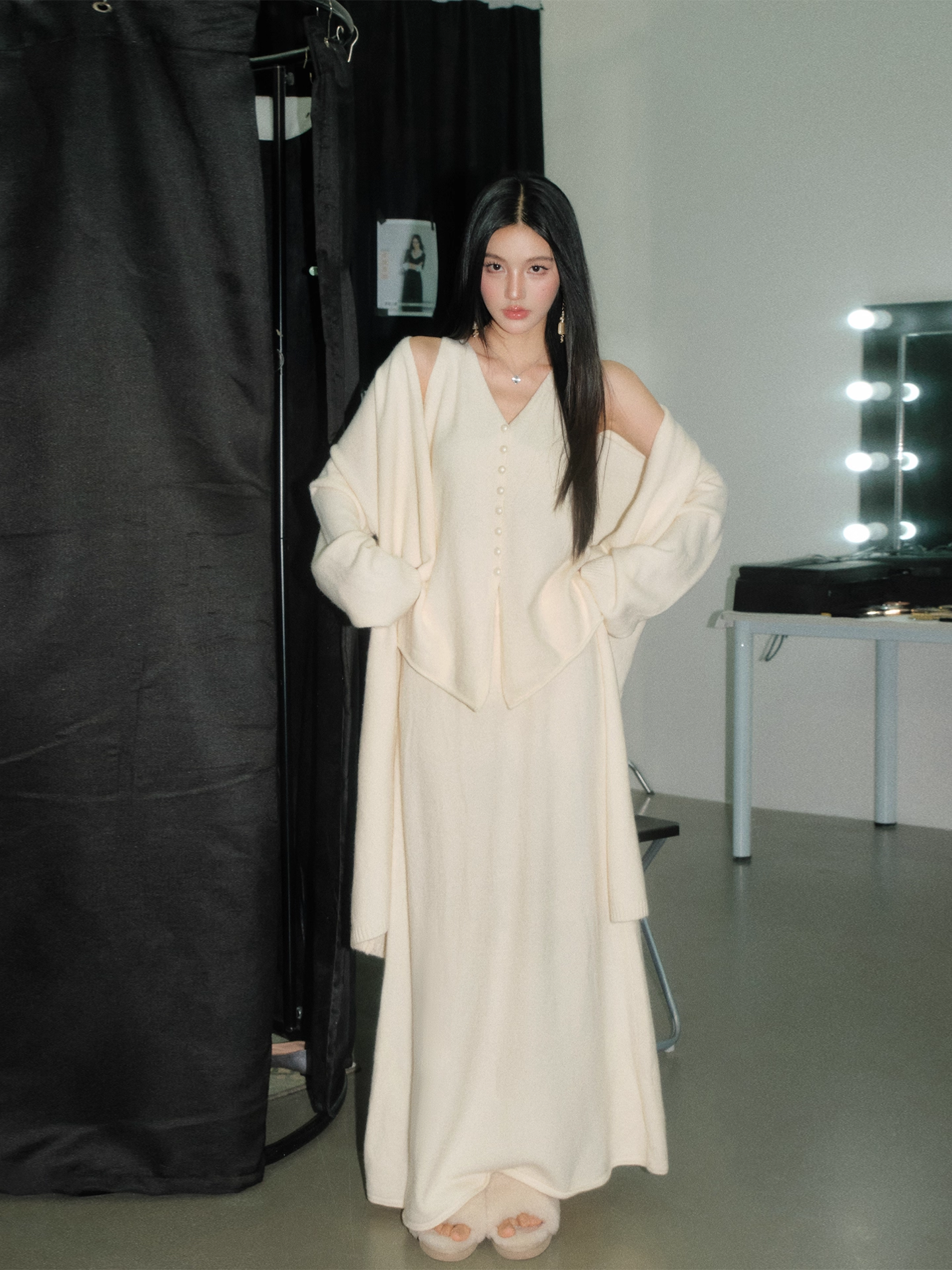 OLIVIA DUO DKS25344 Pearl-Buttoned Knit Coordinated Set