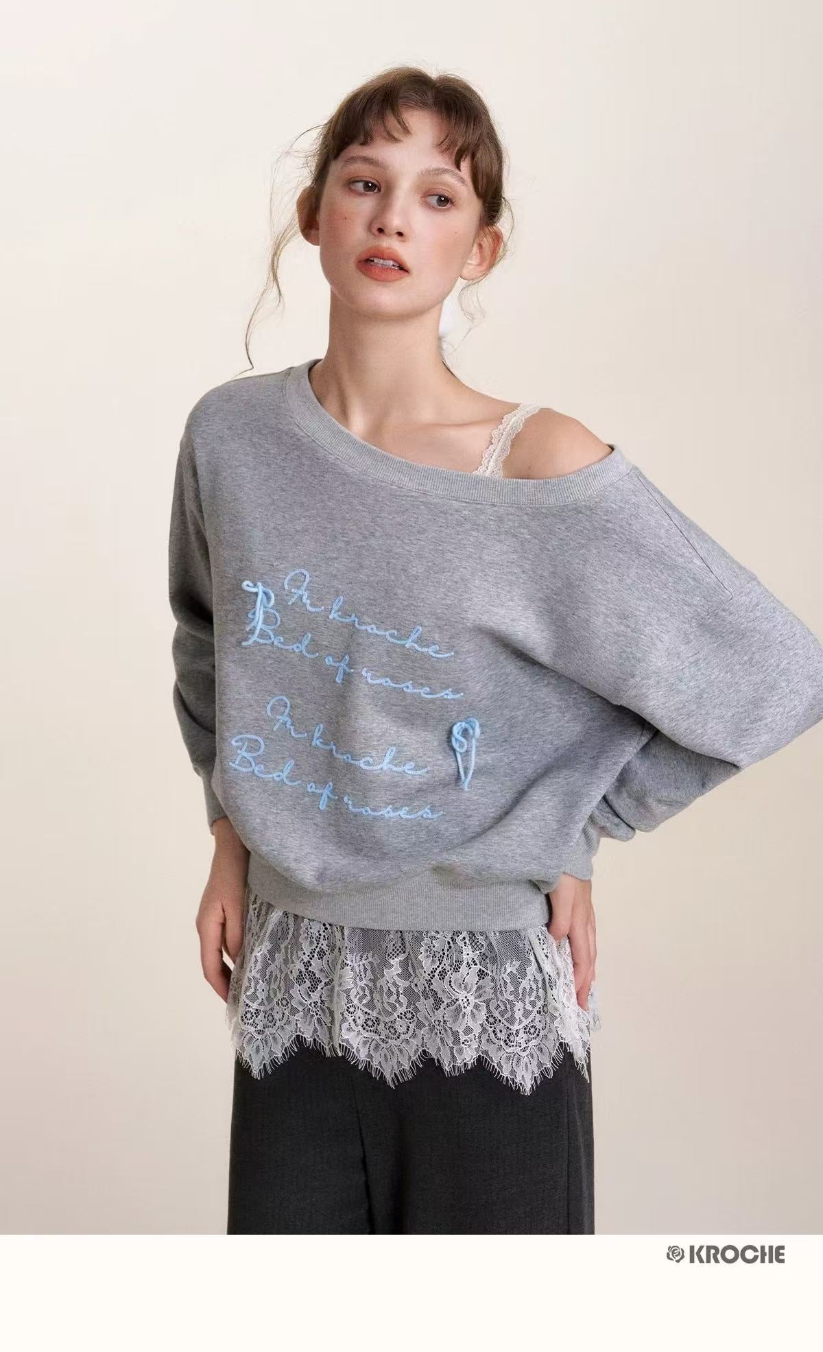 Kroche Slanted shoulder design hoodie