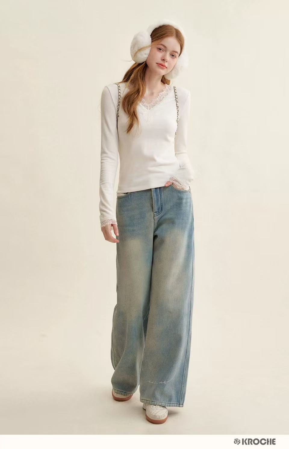 Kroche Lace V-neck base top